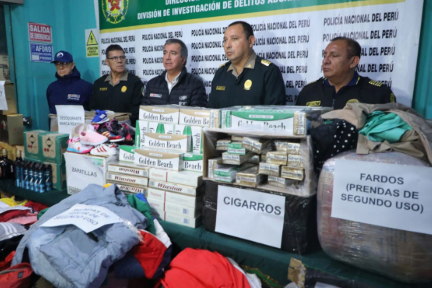 En acción conjunta del MTC, a través de la Sutran, junto a Policía Nacional del Perú se incautó mercadería de contrabando y se intervinieron vehículos no autorizados. Foto: ANDINA/Difusión