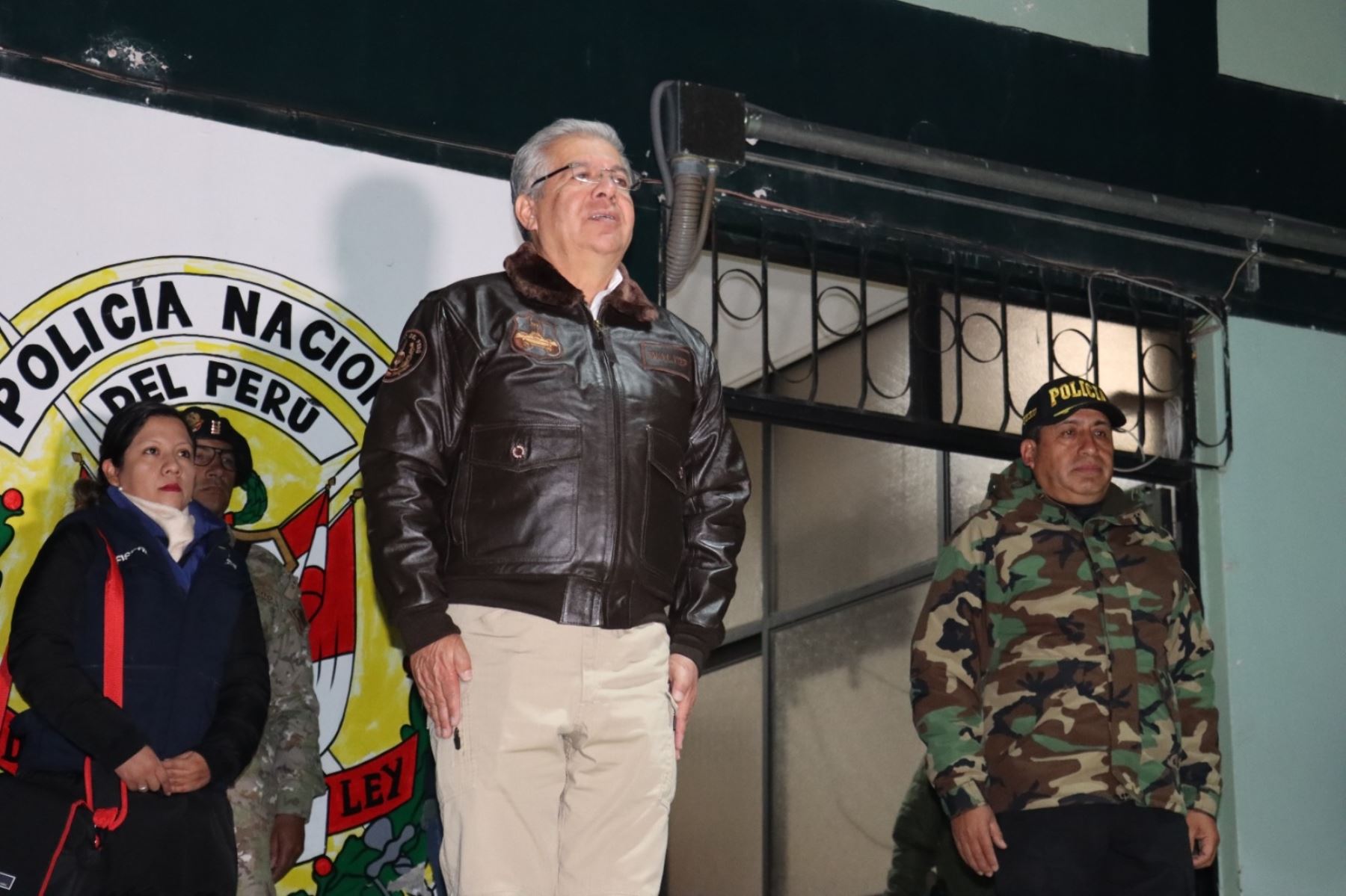 Ministro de Defensa, Walter Astudillo Chávez, supervisa operativo Amanecer Seguro, en Cusco.