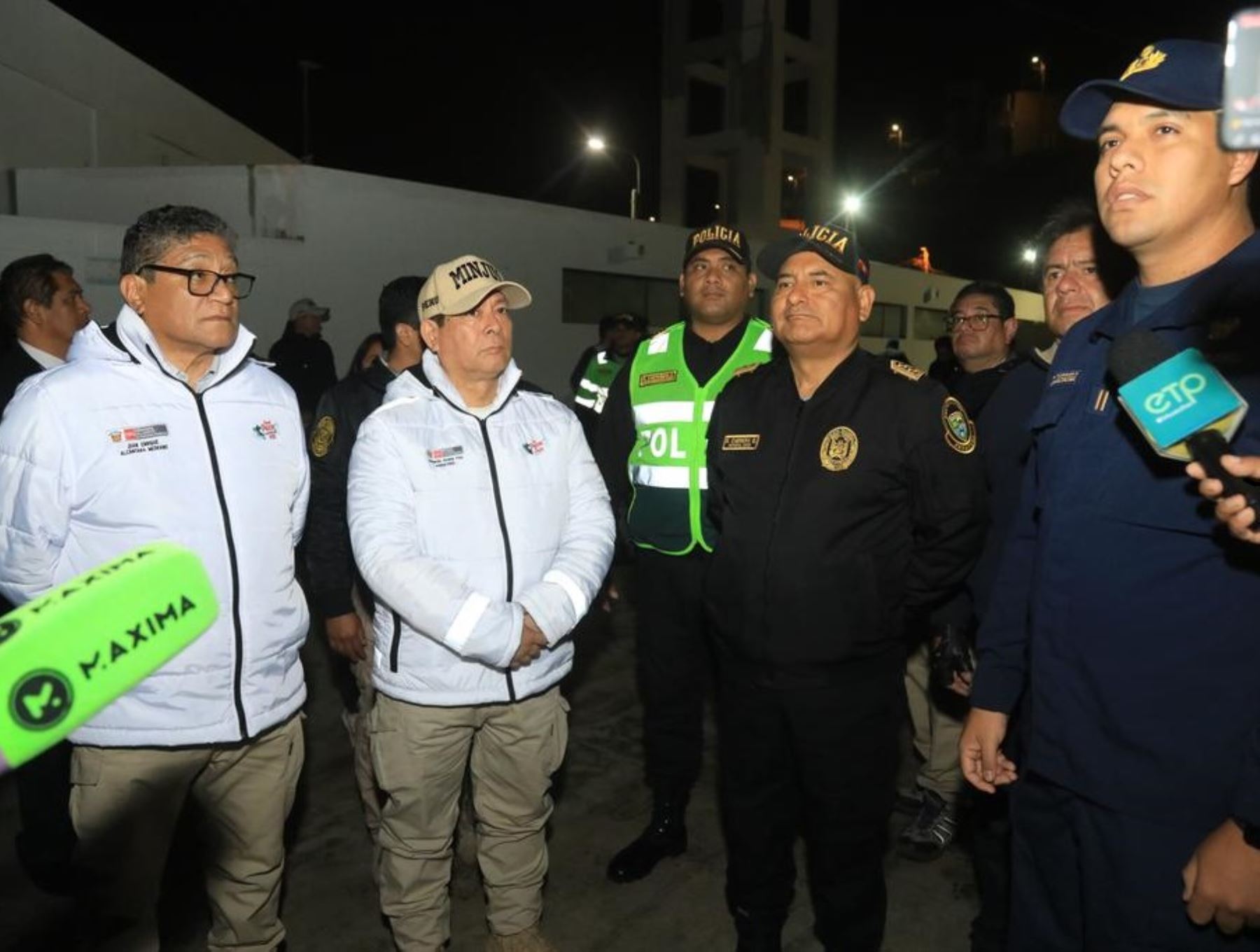 El ministro de Justicia y Derechos Humanos, Eduardo Arana, participó del operativo Amanecer Seguro que ejecutó la Policía Nacional en las ciudades de Huacho, Huaral y Barranca, región Lima.