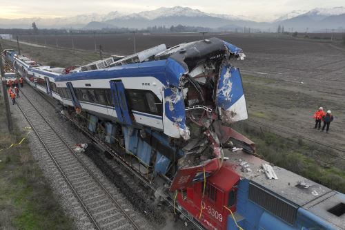 Impresionante choque frontal de trenes en Chile deja dos muertos y varios heridos