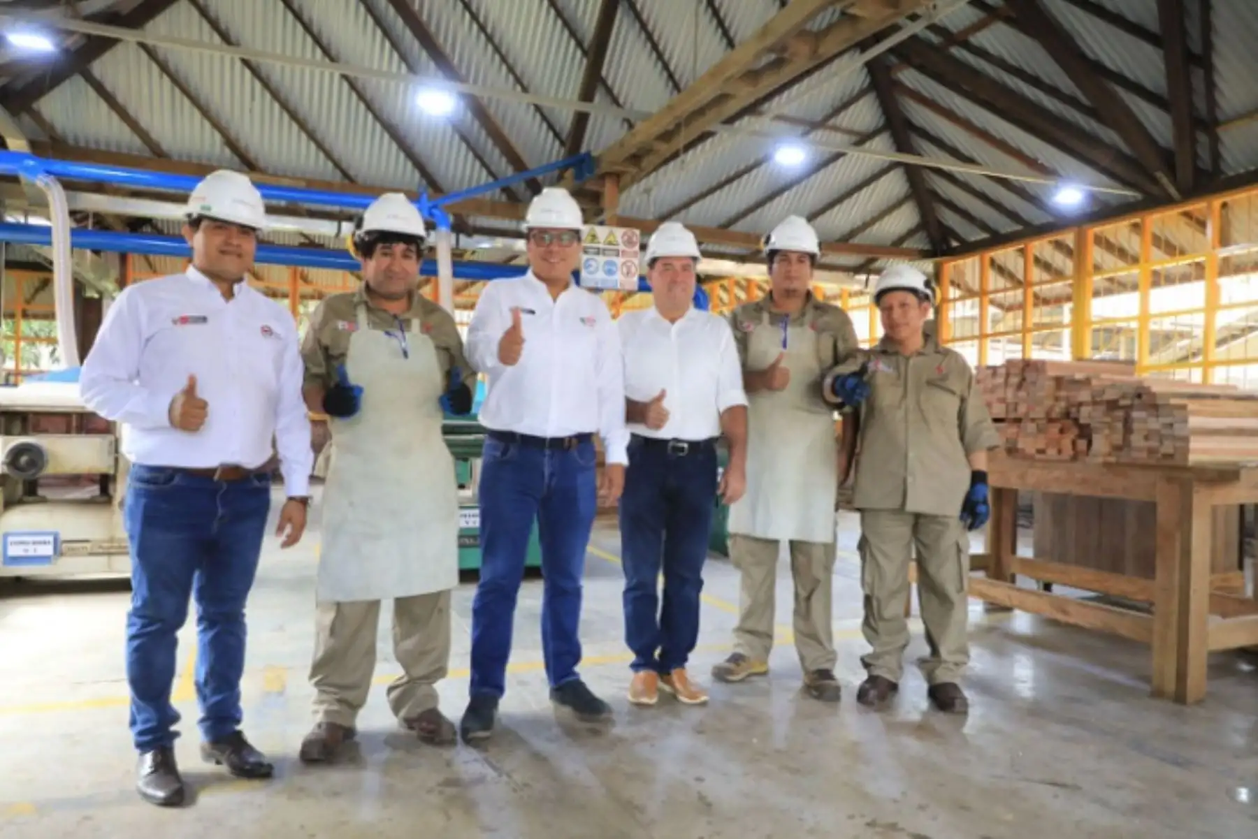 Ministro de la Producción destacó labor del ITP con 40 mypes que fabricaron mobiliario escolar para el Gore Ucayali, por más de S/16 millones.
