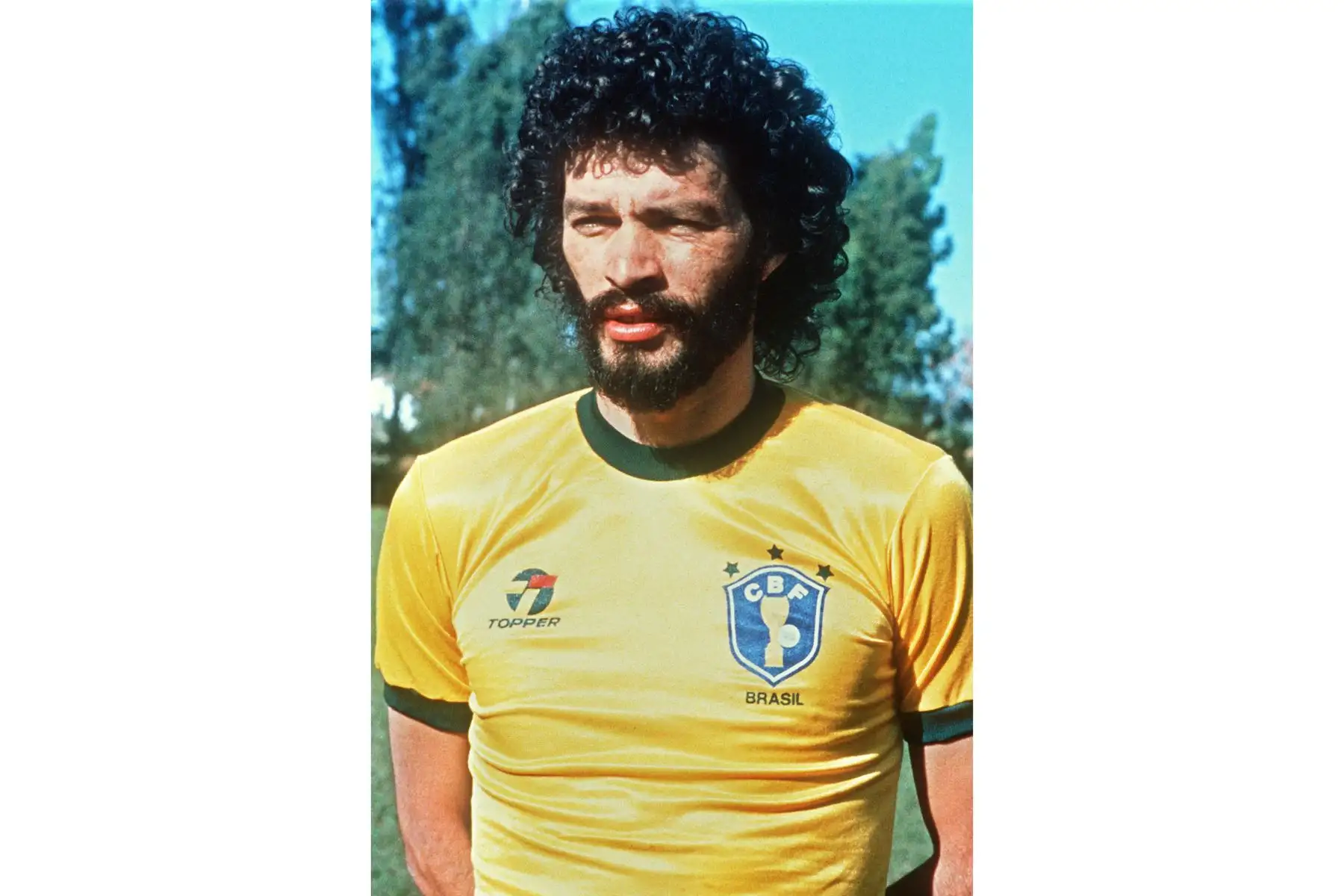 Sócrates estuvo en la Copa América en 1979 y en la de 1983, año en el que fue nombrado por la FIFA como jugador sudamericano del año. Sin embargo, su presencia no le valió a Brasil el título. Galería hecha con información de la BBC Munbdo. Foto: AFP