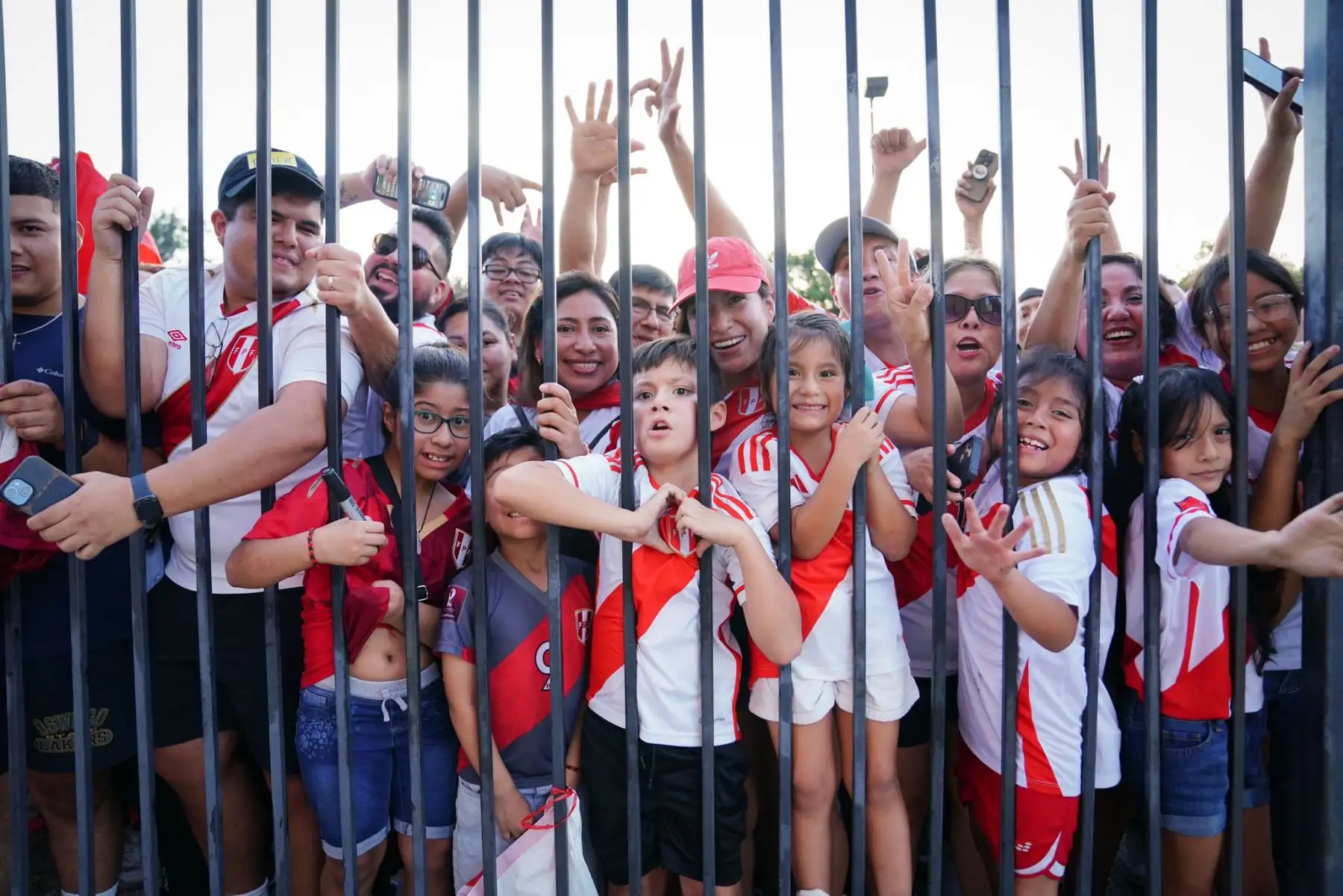 Los fanáticos, de distintas edades, protagonizaron, una vez más, un espectáculo digno de las mejores selecciones del mundo. Foto: INTERNET/Redes Sociales