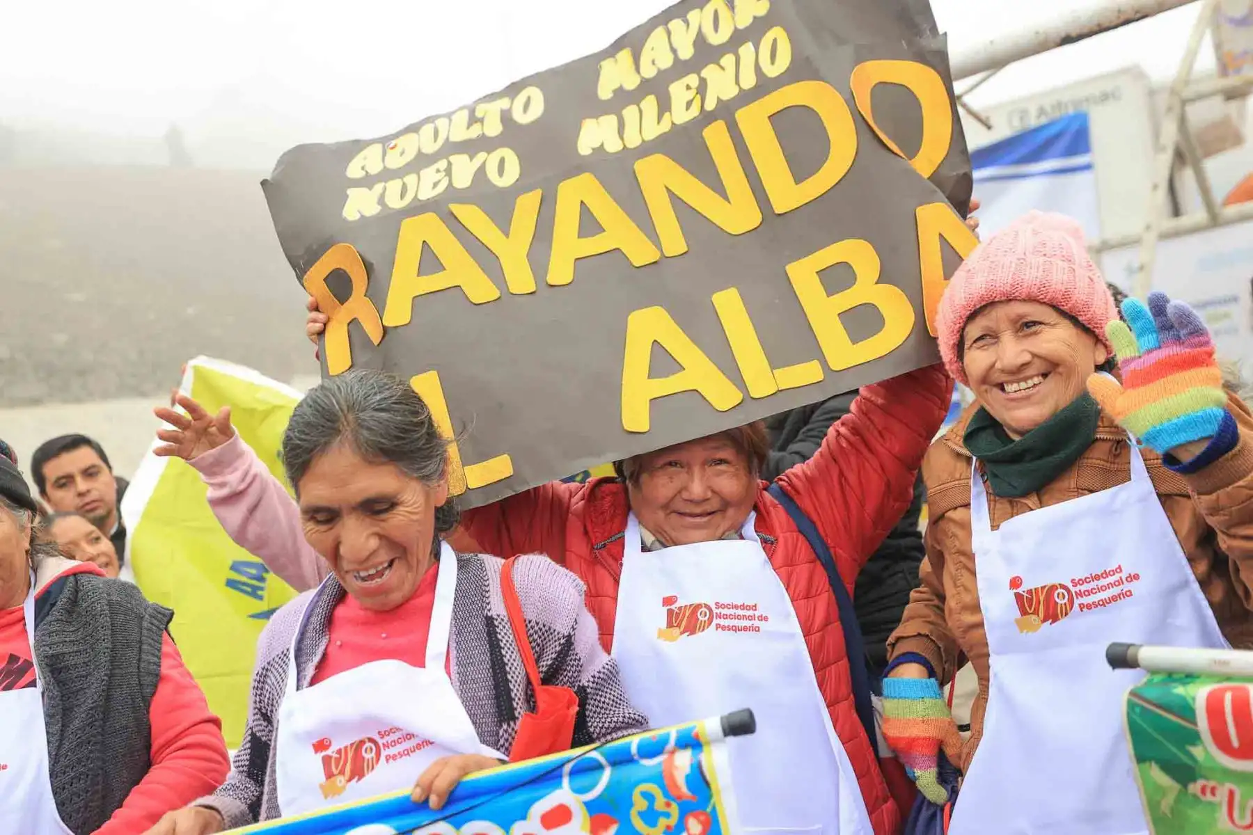 La presidenta de la república, Dina Boluarte Zegarra, acudió a Ciudad de Gosen, Villa María del Triunfo, una de las zonas más gélidas de la capital, conocida como ‘Ticlio Chico’, para lanzar la intervención articulada denominada El Perú se abriga – Frío cero, con la que se busca acercar los servicios de promoción, prevención y protección a la población más vulnerable a las bajas temperaturas. Foto: ANDINA/ Prensa Presidencia
