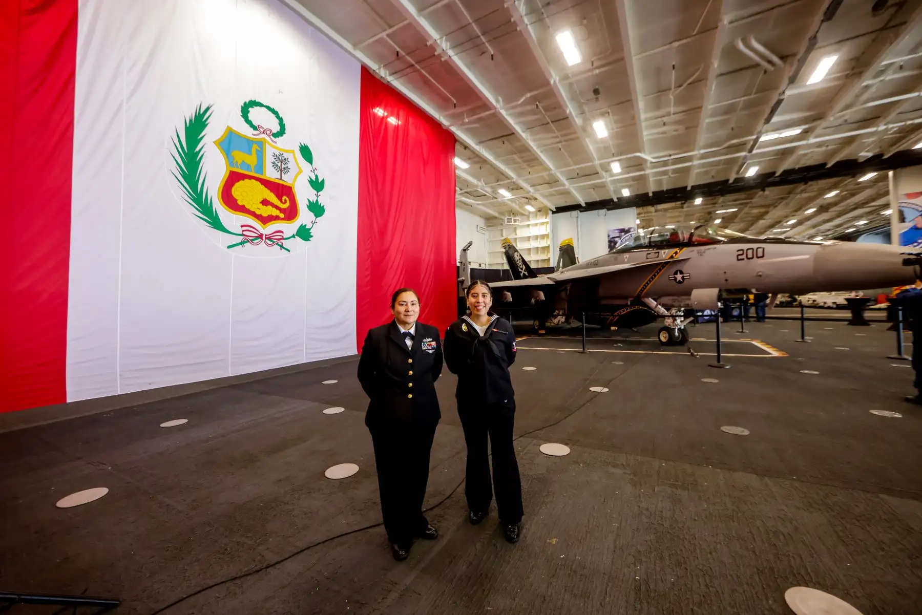 Peruanas forman parte de la tripulación del Portaaviones George Washington de EE.UU. Foto: ANDINA/Luis Iparraguirre