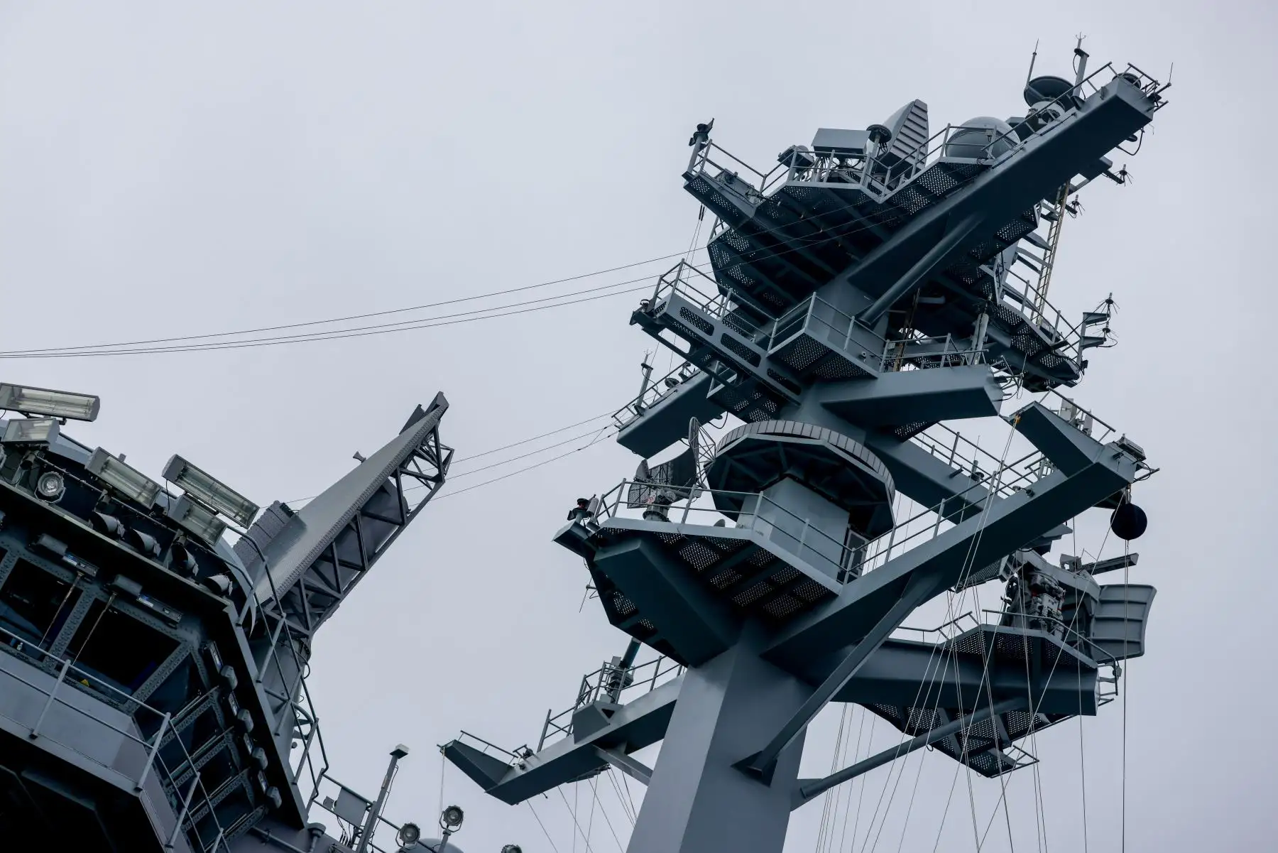 El USS George Washington, un portaaviones de la clase Nimitz, es una de las embarcaciones más imponentes y avanzadas de la Marina de los Estados Unidos. Foto: ANDINA/Luis Iparraguirre