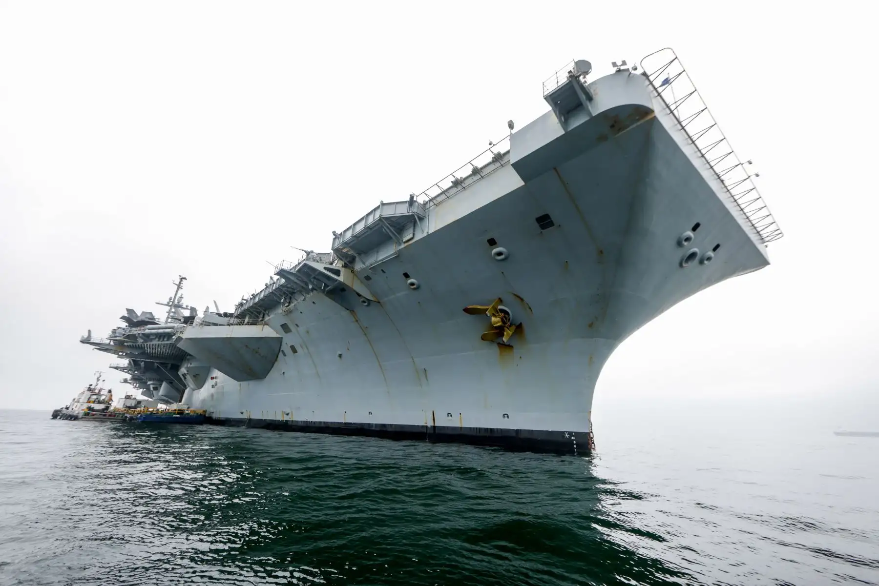 El USS George Washington, un portaaviones de la clase Nimitz, es una de las embarcaciones más imponentes y avanzadas de la Marina de los Estados Unidos. Foto: ANDINA/Luis Iparraguirre
