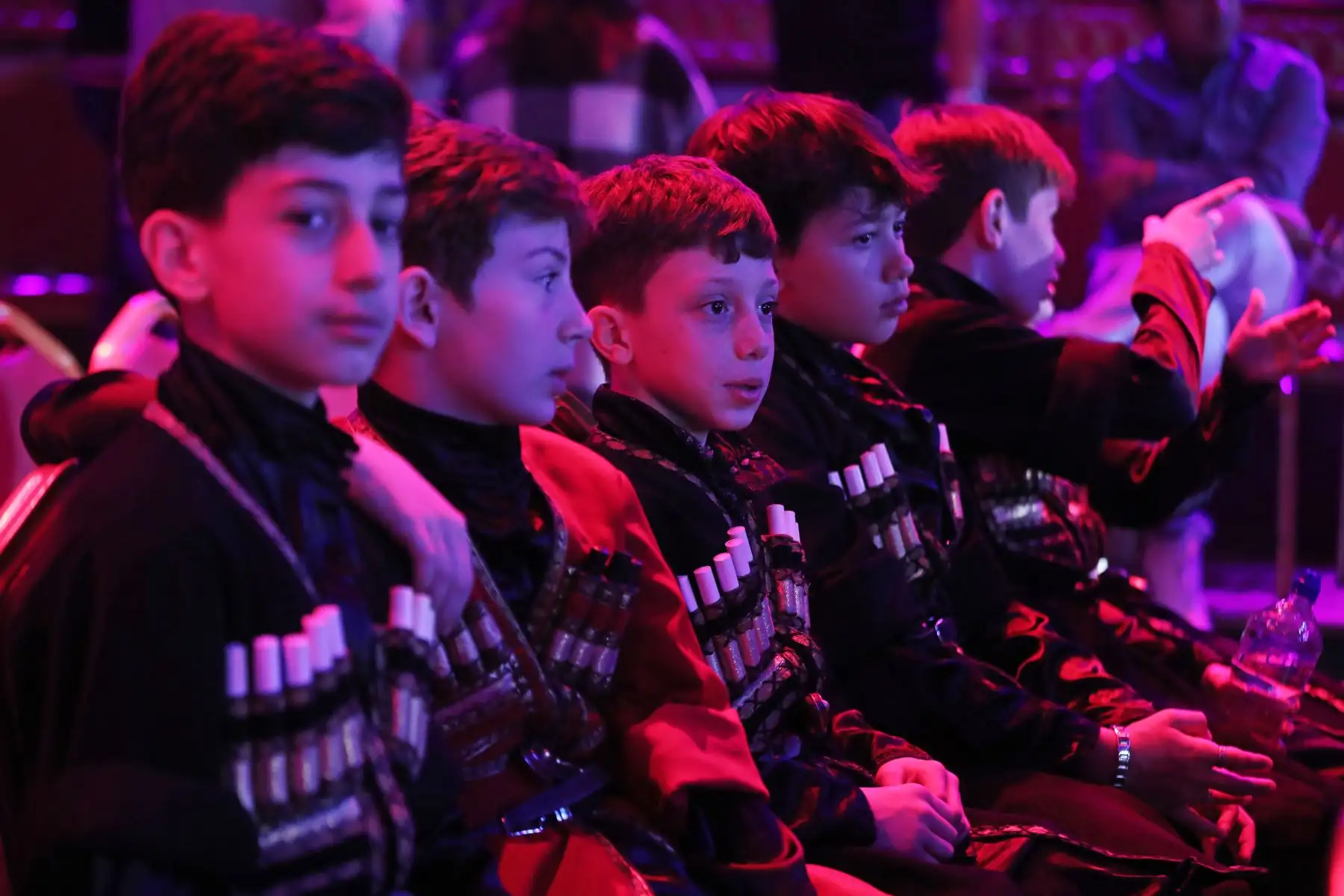 Presentación de "Los Niños Virtuosos del Cáucaso", una puesta en escena del Ballet Nacional de Georgia que reúne a un promedio de 30 niños y adolescentes con increíbles bailes y acrobacias. Se presentarán el sábado 22 y domingo 23 de junio en el Gran Teatro Nacional.
Foto: ANDINA/Connie Calderon