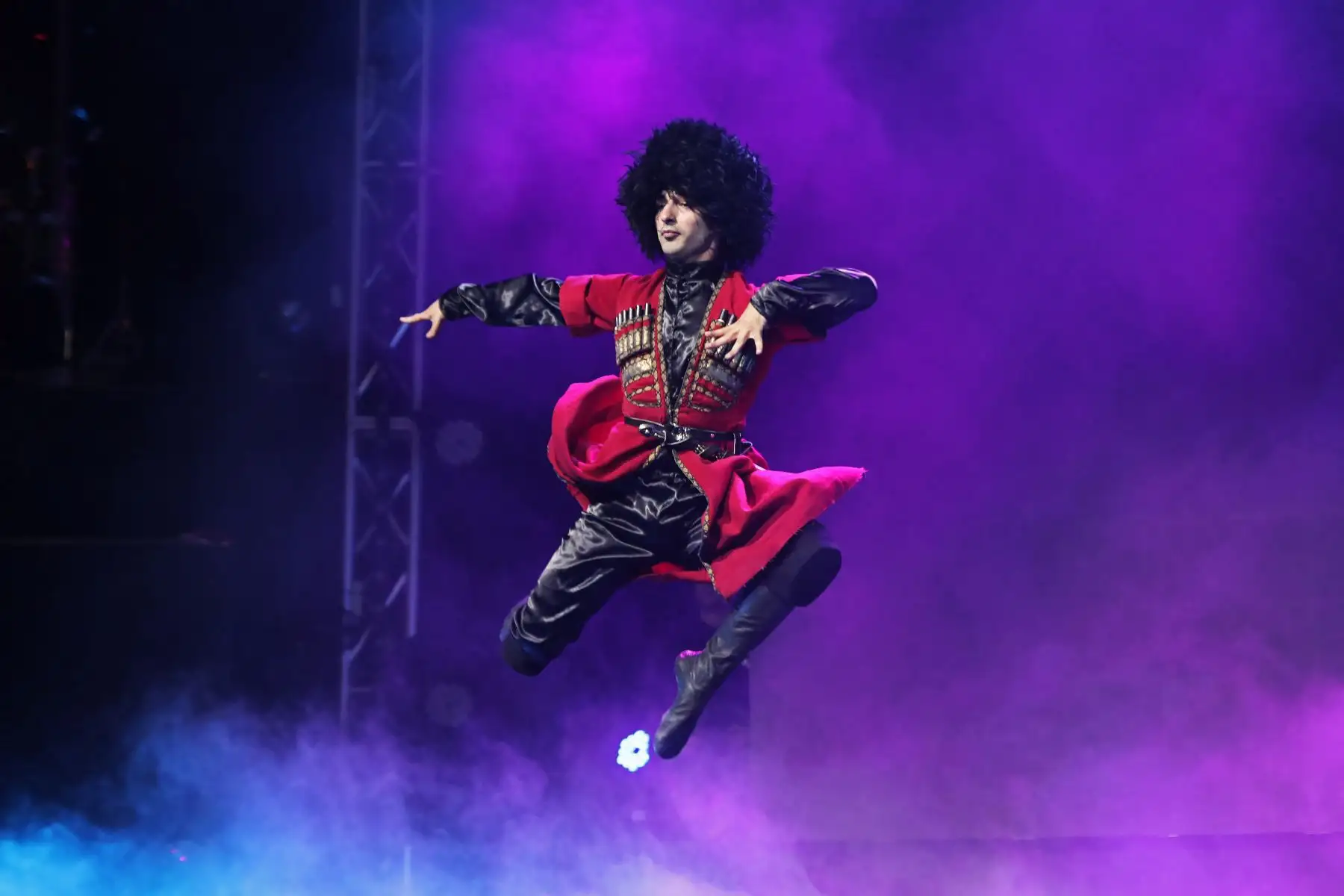Presentación de "Los Niños Virtuosos del Cáucaso", una puesta en escena del Ballet Nacional de Georgia que reúne a un promedio de 30 niños y adolescentes con increíbles bailes y acrobacias. Se presentarán el sábado 22 y domingo 23 de junio en el Gran Teatro Nacional.
Foto: ANDINA/Connie Calderon