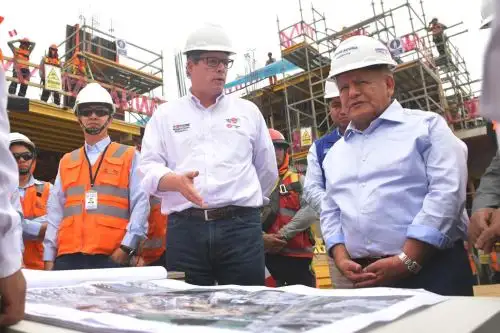 El ministro Morgan Quero y el gobernador de La Libertad, César Acuña, supervisaron las obras de la escuela bicentenario I.E. Santo Domingo de Guzmán en Chicama. Foto: ANDINA/Minedu