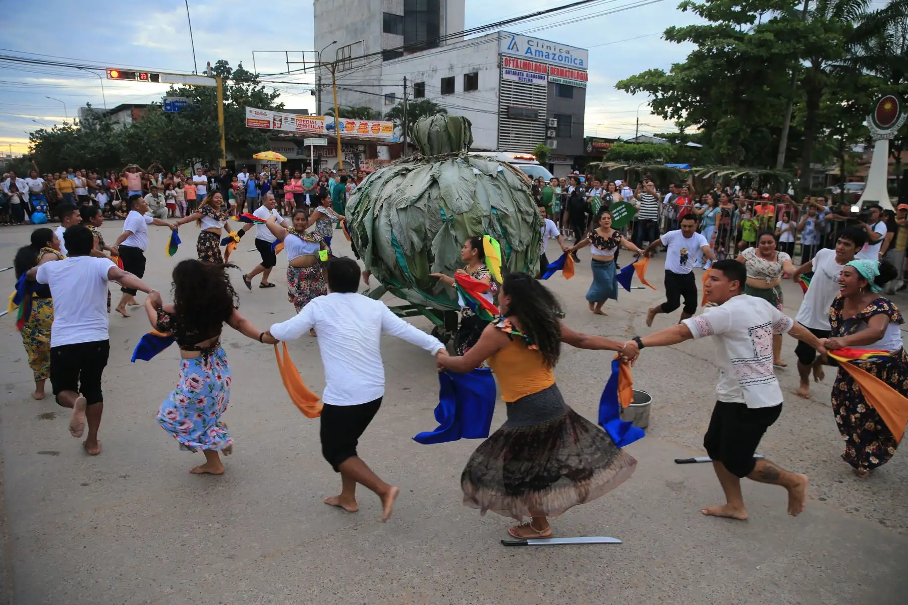 La ciudad de Pucallpa vive una fiesta completa, diferentes colegios y universidad participan con diferentes danzas en la comparsa San Juanera. Foto: ANDINA/Braian Reyna