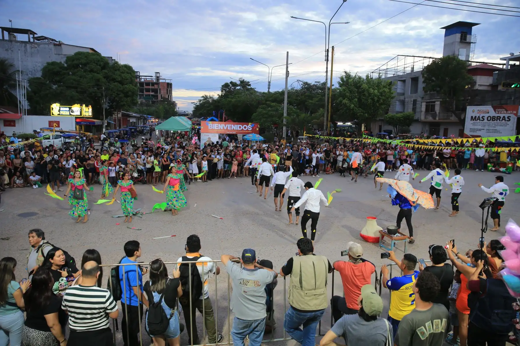 La ciudad de Pucallpa vive una fiesta completa, diferentes colegios y universidad participan con diferentes danzas en la comparsa San Juanera. Foto: ANDINA/Braian Reyna