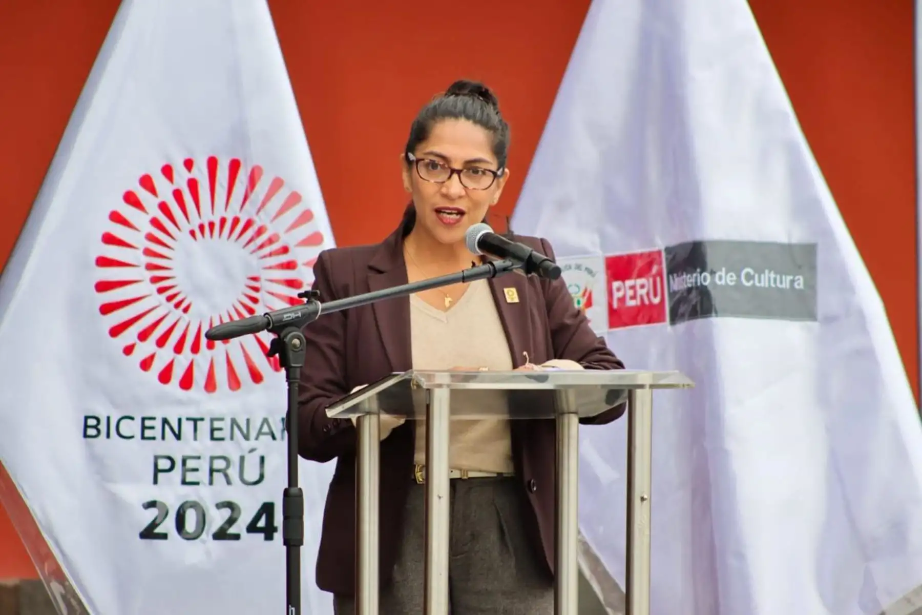 En Machu Picchu ahora existe un mayor orden en las visitas, con nuevos circuitos y con un tiempo determinado a fin de preservar y conservar este patrimonio, destacó la ministra Leslie Urteaga. ANDINA/Difusión.