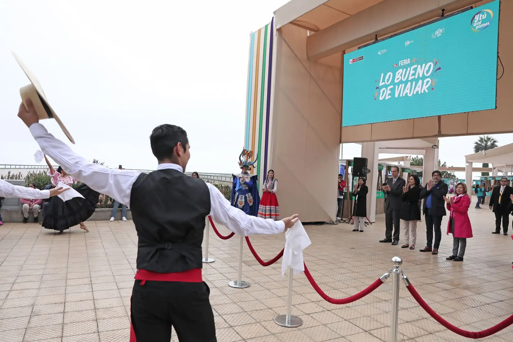 Inauguración de la feria de turismo "Lo Bueno de Viajar Lima" 2024 en el distrito de Miraflores. El acto contó con la presencia del alcalde de Miraflores, Carlos Canales; la representante de la Cámara de Comercio de Lima, Marienela Mendoza; la presidenta ejecutiva de PROMPERÚ Claricia Tirado, entre otros representantes. La feria se llevará a cabo los días 22 y 23 de junio y contará con de agentes de viajes que brindarán información sobre los destinos de las 25 regiones del país. Foto: ANDINA/Connie Calderon