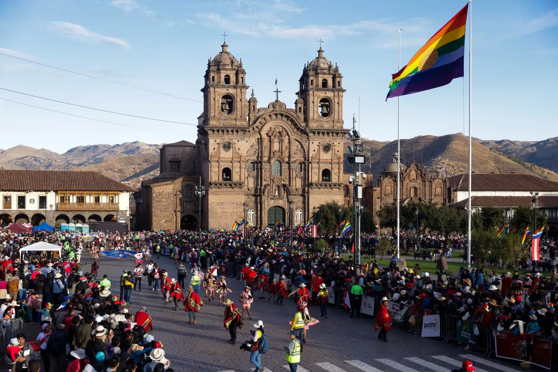 La Plaza de Armas del Cusco lució llena en todos sus extremos: turistas tanto nacionales como extranjeros quedaron maravillados con la celebración. Foto: ANDINA/Luis Iparraguirre