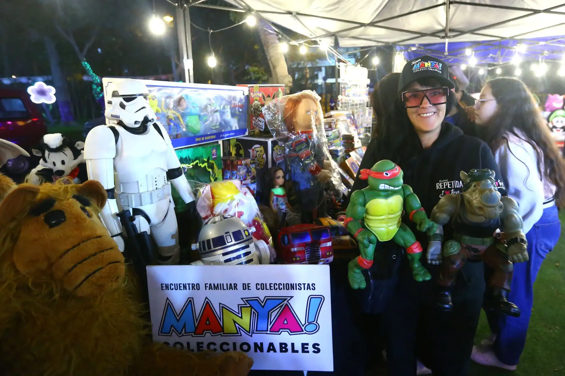Circuito Mágico del Parque de las Aguas organiza el denominado Festival Cartoon Retro Fest, un espacio colorido, lleno de luces que ofrece diversos atractivos entre espacios instagrameables, exhibiciones de juguetes vintage, cosplayers, esculturas en escala real para tomarse fotos. También presentan conversatorios sobre series y dibujos de antaño, así como shows en vivo y musicales de diversos dibujos y series de antaño, que generan nostalgia al público .Disponible hasta el 30 de Junio. Foto: ANDINA/Eddy Ramos