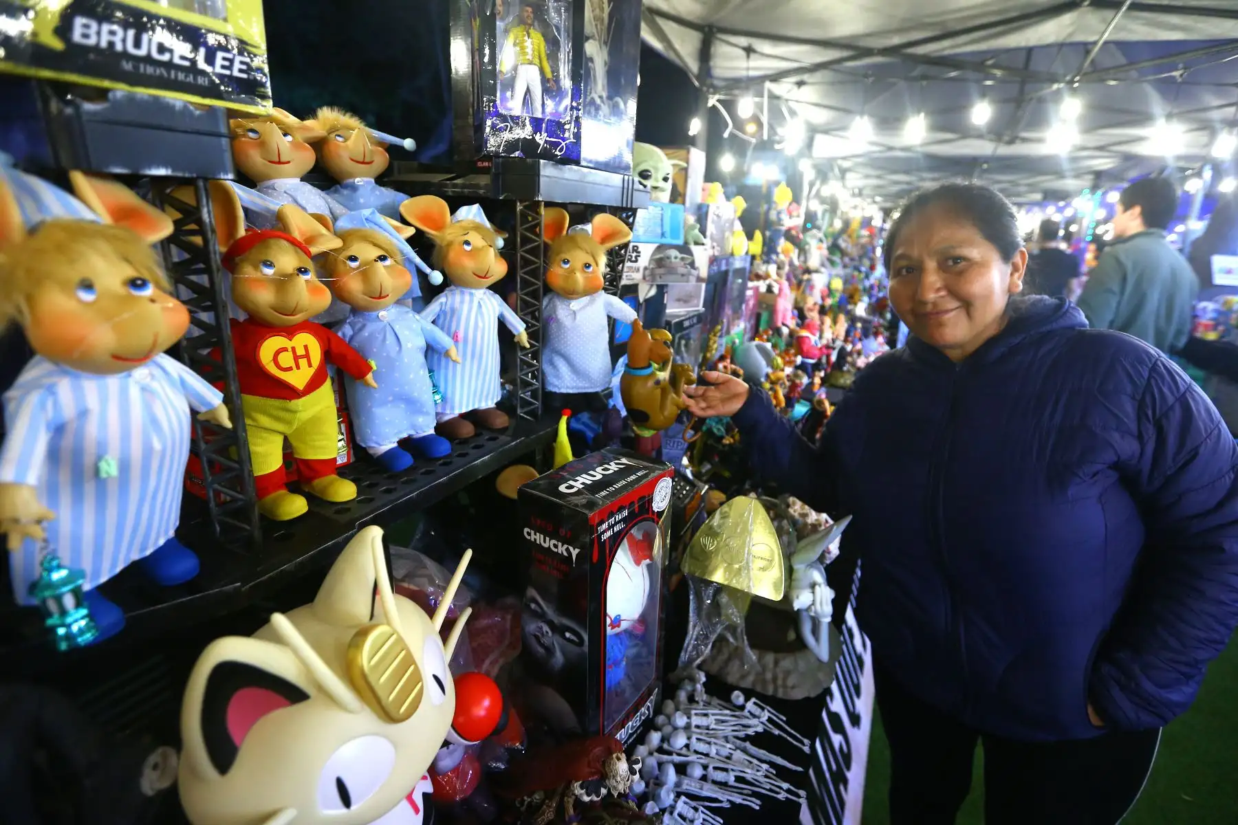 Circuito Mágico del Parque de las Aguas organiza el denominado Festival Cartoon Retro Fest, un espacio colorido, lleno de luces que ofrece diversos atractivos entre espacios instagrameables, exhibiciones de juguetes vintage, cosplayers, esculturas en escala real para tomarse fotos. También presentan conversatorios sobre series y dibujos de antaño, así como shows en vivo y musicales de diversos dibujos y series de antaño, que generan nostalgia al público .Disponible hasta el 30 de Junio. Foto: ANDINA/Eddy Ramos