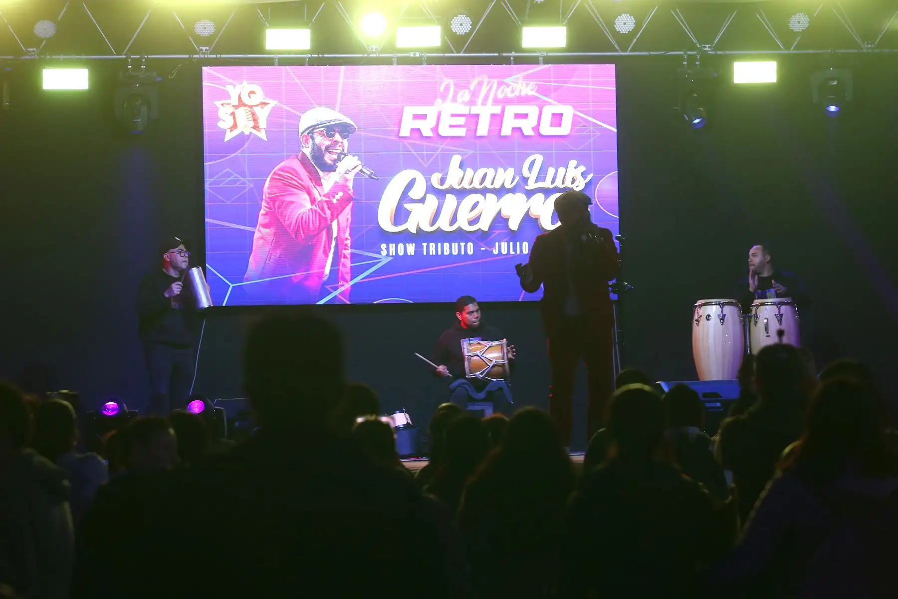 Circuito Mágico del Parque de las Aguas organiza el denominado Festival Cartoon Retro Fest, un espacio colorido, lleno de luces que ofrece diversos atractivos entre espacios instagrameables, exhibiciones de juguetes vintage, cosplayers, esculturas en escala real para tomarse fotos. También presentan conversatorios sobre series y dibujos de antaño, así como shows en vivo y musicales de diversos dibujos y series de antaño, que generan nostalgia al público .Disponible hasta el 30 de Junio. Foto: ANDINA/Eddy Ramos