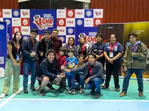 El V Concurso Nacional de Robótica desarrollado el 14 y 15 de junio en el campus de la Universidad Nacional de Ingeniería (UNI), dejó como ganador al equipo Nova Tech, integrado por estudiantes de dicha casa de estudios, al concursar con 28 robots. En total, fueron 187 inscritos en la competencia y llegaron a Lima desde regiones como Ica, Arequipa, Junín y Piura. Foto: Difusión