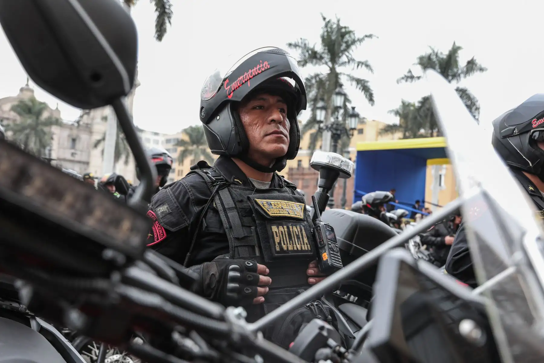 Policía con la nueva flota de motos que le entregó la Municipalidad de Lima para combatir la delincuencia. 
Foto: ANDINA/Connie Calderon