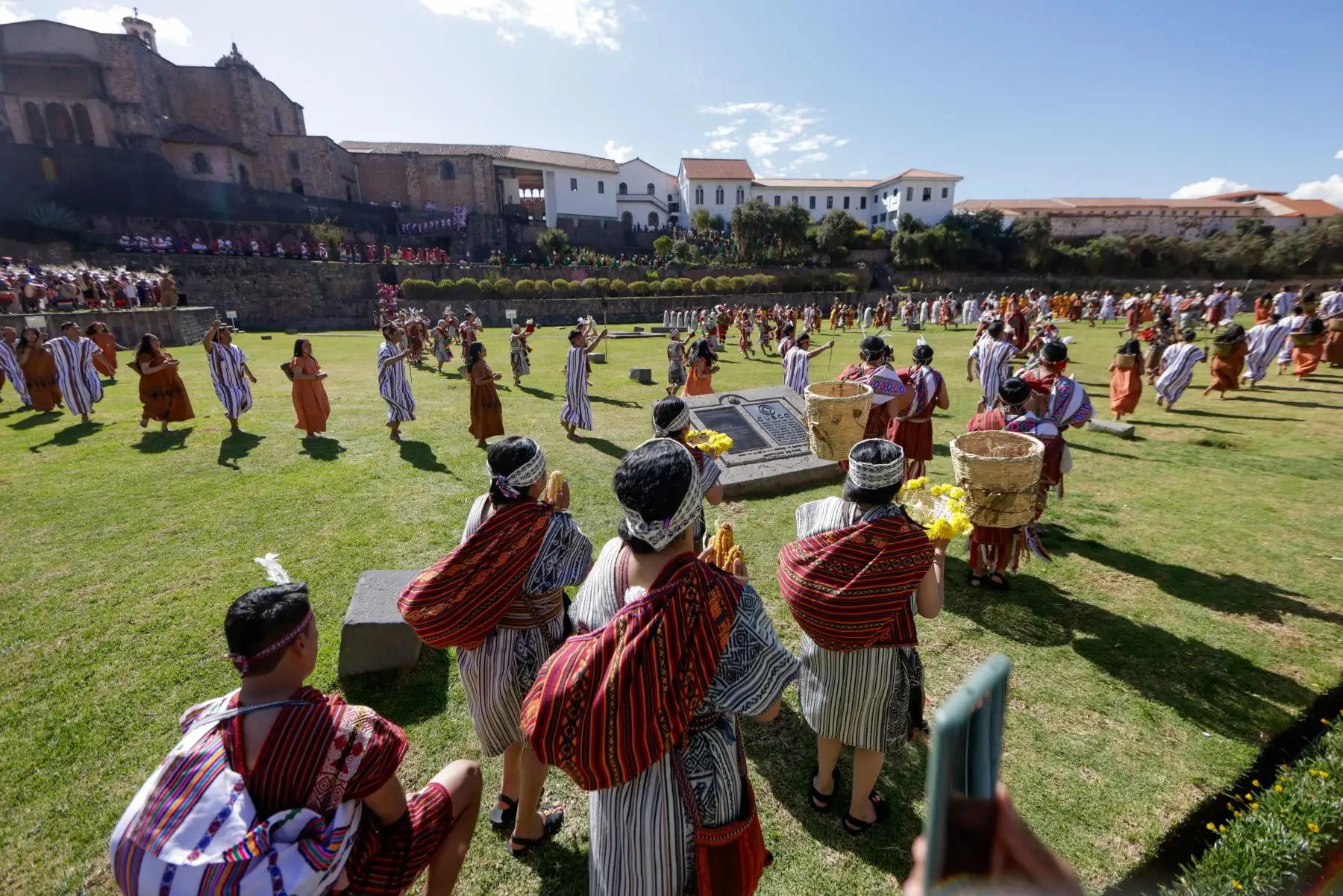 Más de 20,000 turistas disfrutaron del espectáculo de la Fiesta del Sol en el templo sagrado de Qorikancha. Foto: ANDINA/Luis Iparraguirre
