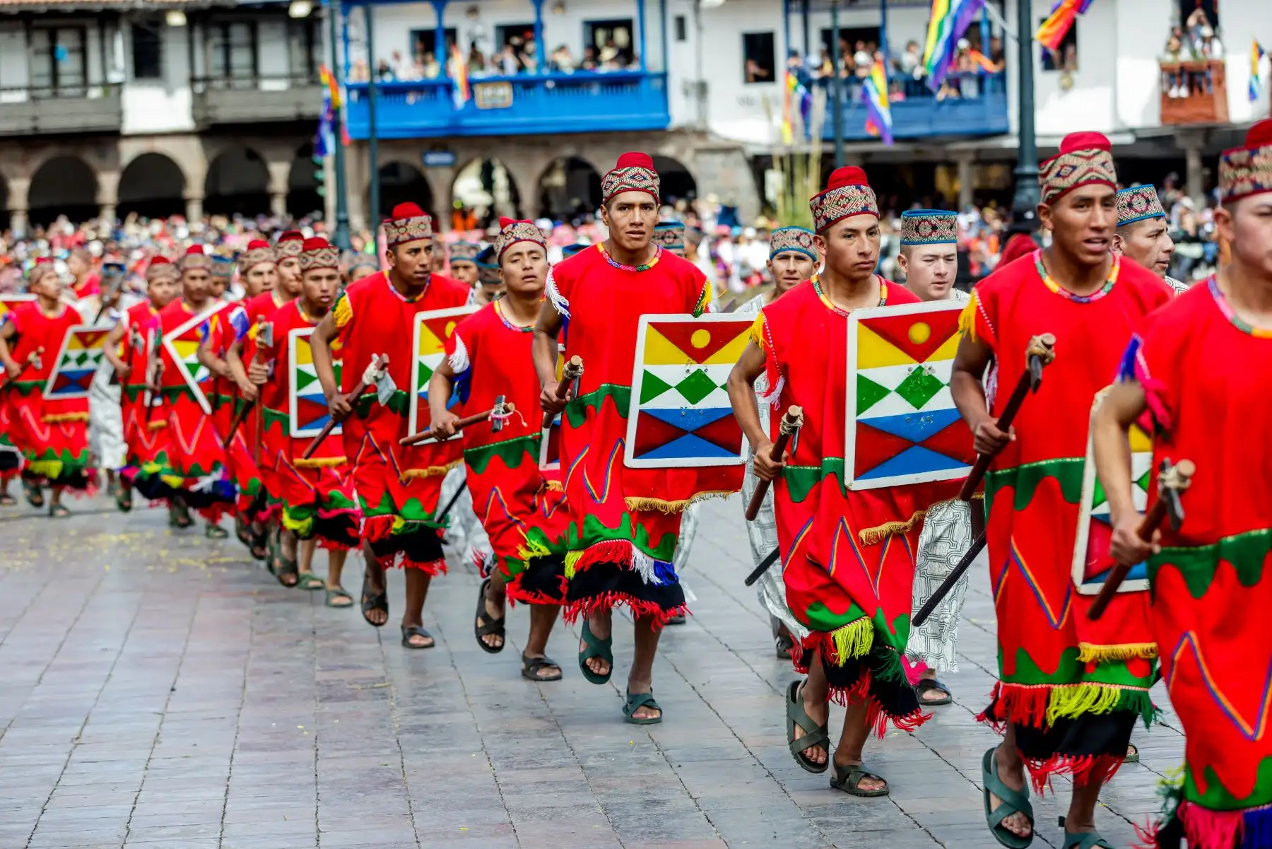 Los curacas (que visitaban al Cusco por el Inti Raymi), porque no eran de la sangre real, se ponían en otra plaza apegada la principal que llaman Cusipata. Foto: ANDINA/Luis Iparraguirre