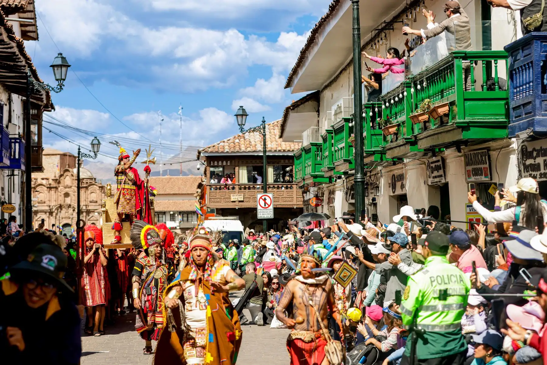 En la época de los incas, esta ceremonia se realizaba en la plaza Huacaypata (hoy plaza Mayor del Cusco),​ con la asistencia de la totalidad de la población de la urbe, aproximadamente unas cien mil personas.  Foto: ANDINA/Luis Iparraguirre