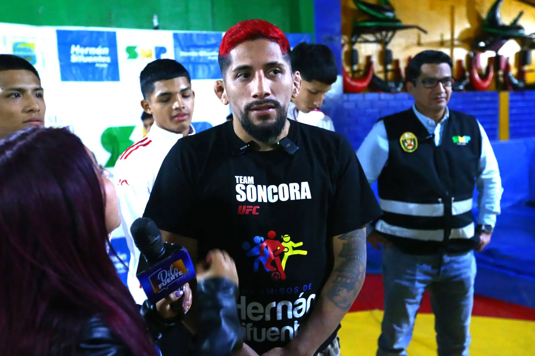 El nombre de Daniel “Soncora” Marcos se ha convertido en uno de los más resaltantes en el deporte de Artes Marciales Mixtas (MMA) y su última pelea contra el norteamericano John Castañeda, en la UFC Fight Night (Estados Unidos), puso al Perú ante los ojos del mundo. 
Foto: ANDINA/Eddy Ramos