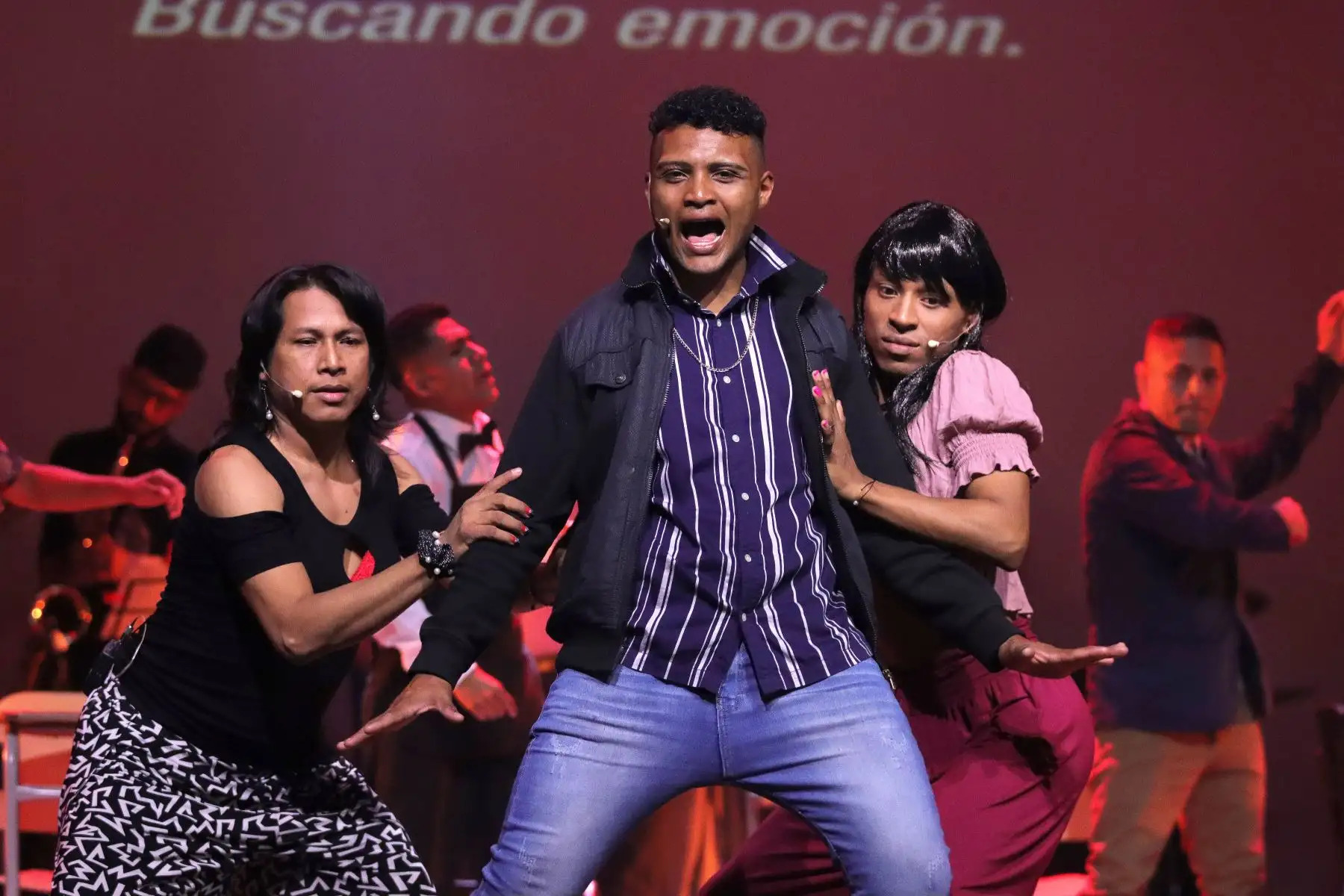 Lurigancho El Musical, es una obra teatral que muestra de una manera visceral la evolución del penal a lo largo de los años y narra la vida de personajes que coexisten en el ecosistema penitenciario y que hoy se muestra al mundo. Participan 40 internos del establecimiento penitenciario de Lurigancho. Directora de la Obra, Yashim Bahamonde. Auditorio de  la Universidad de Lima.
Foto: ANDINA/ Lino Chipana.