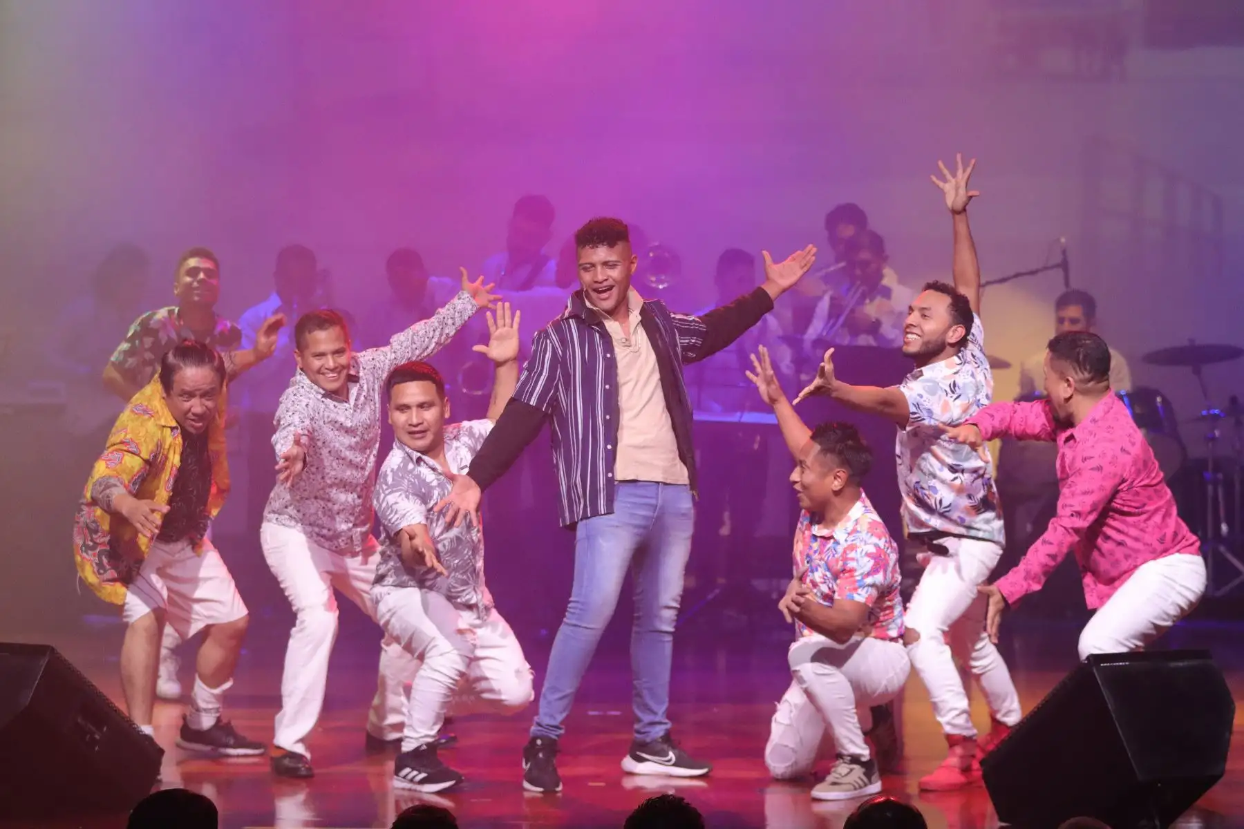 Lurigancho El Musical, es una obra teatral que muestra de una manera visceral la evolución del penal a lo largo de los años y narra la vida de personajes que coexisten en el ecosistema penitenciario y que hoy se muestra al mundo. Participan 40 internos del establecimiento penitenciario de Lurigancho. Directora de la Obra, Yashim Bahamonde. Auditorio de  la Universidad de Lima.
Foto: ANDINA/ Lino Chipana.