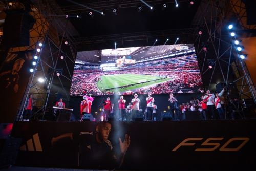 Comunas limeñas transmitirán en vivo el partido de fútbol de Perú contra Canadá en pantallas gigantes. Foto: ANDINA/difusión.