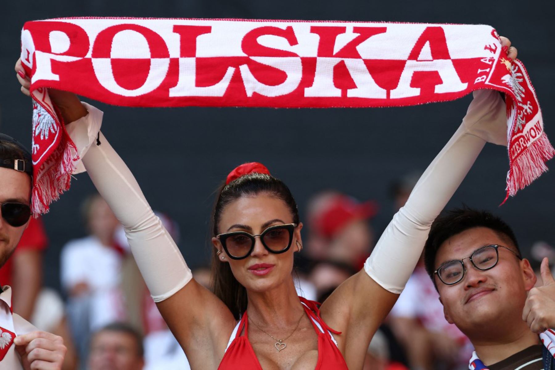 Hinchas de Polonia reacciona antes del partido de fútbol del Grupo D de la UEFA Euro 2024 entre Francia y Polonia en el BVB Stadion de Dortmund. Foto: AFP