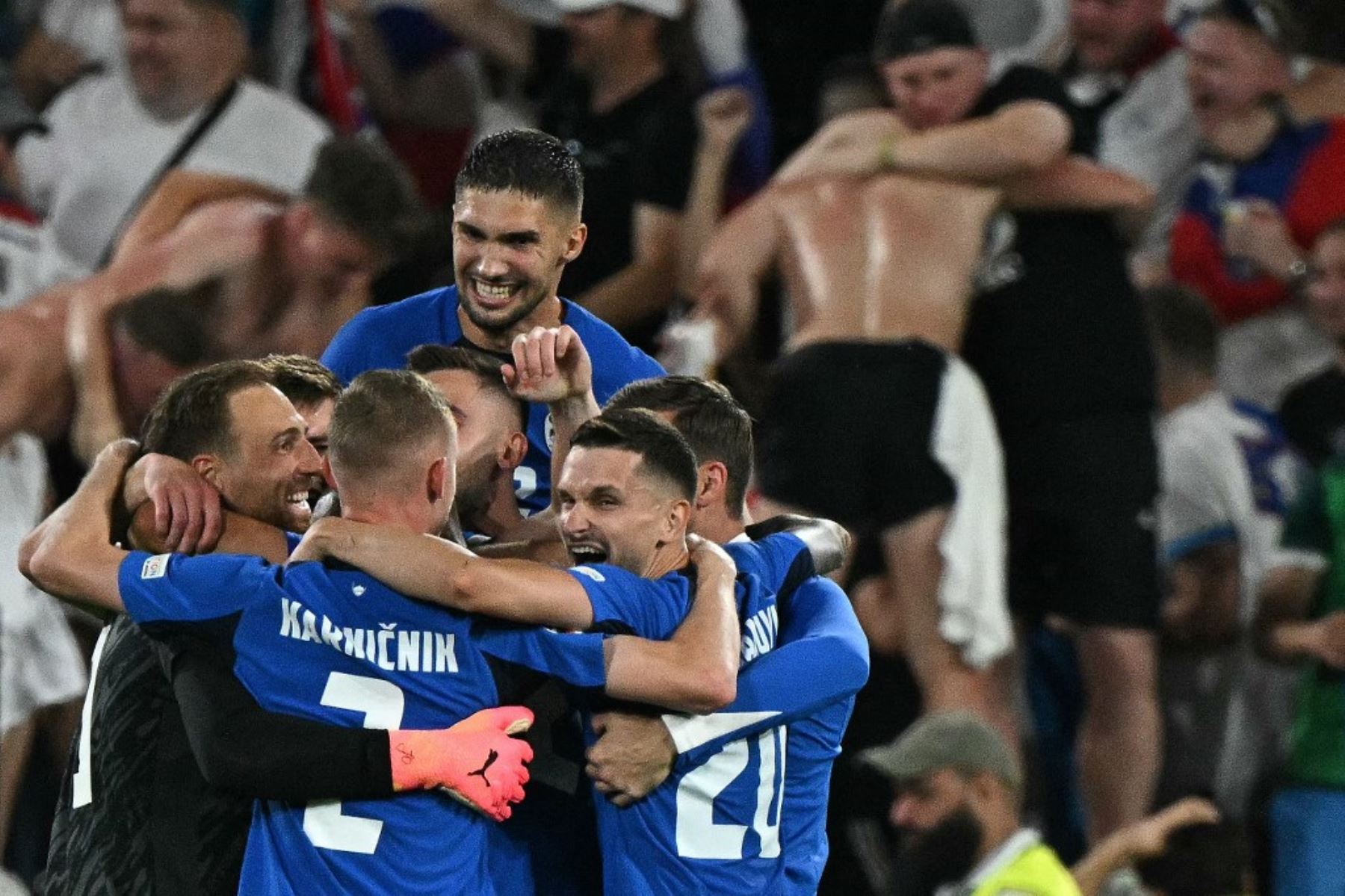 Eslovenia celebra su pase histórica a los octavos de final de la Eurocopa