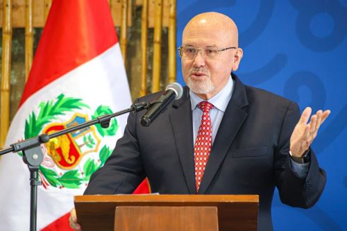 El alcalde de Surco, Carlos Bruce, compartirá junto a otros tres alcaldes iberoamericanos su experiencia en cargos públicos y política. ANDINA/ Municipalidad de Surco.