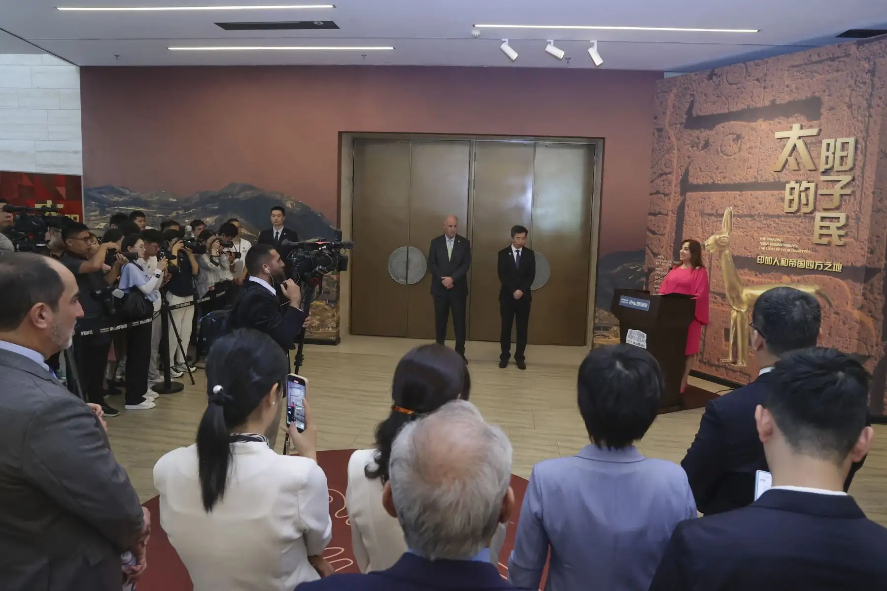 La presidenta Dina Ercilia Boluarte Zegarra participó en la inauguración de la exhibición “Los Incas y el Tawantinsuyo” en el Museo de Nanshan, de Shenzhen. 
Foto: ANDINA/ Prensa Presidencial