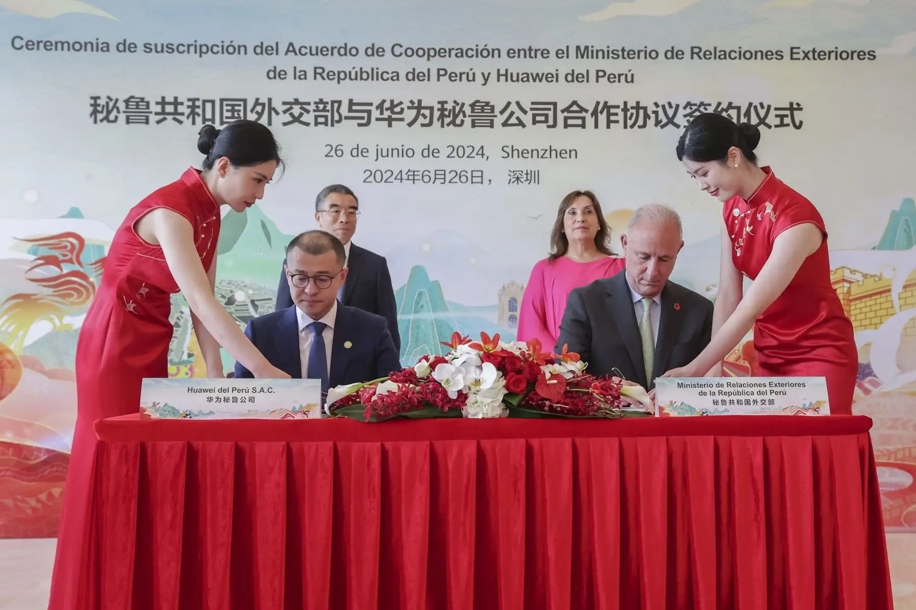 La Presidenta de la República participa en la firma de convenio con Huawei y lidera reuniones en el marco del Viaje de Estado a China. Foto: ANDINA/ Prensa Presidencia