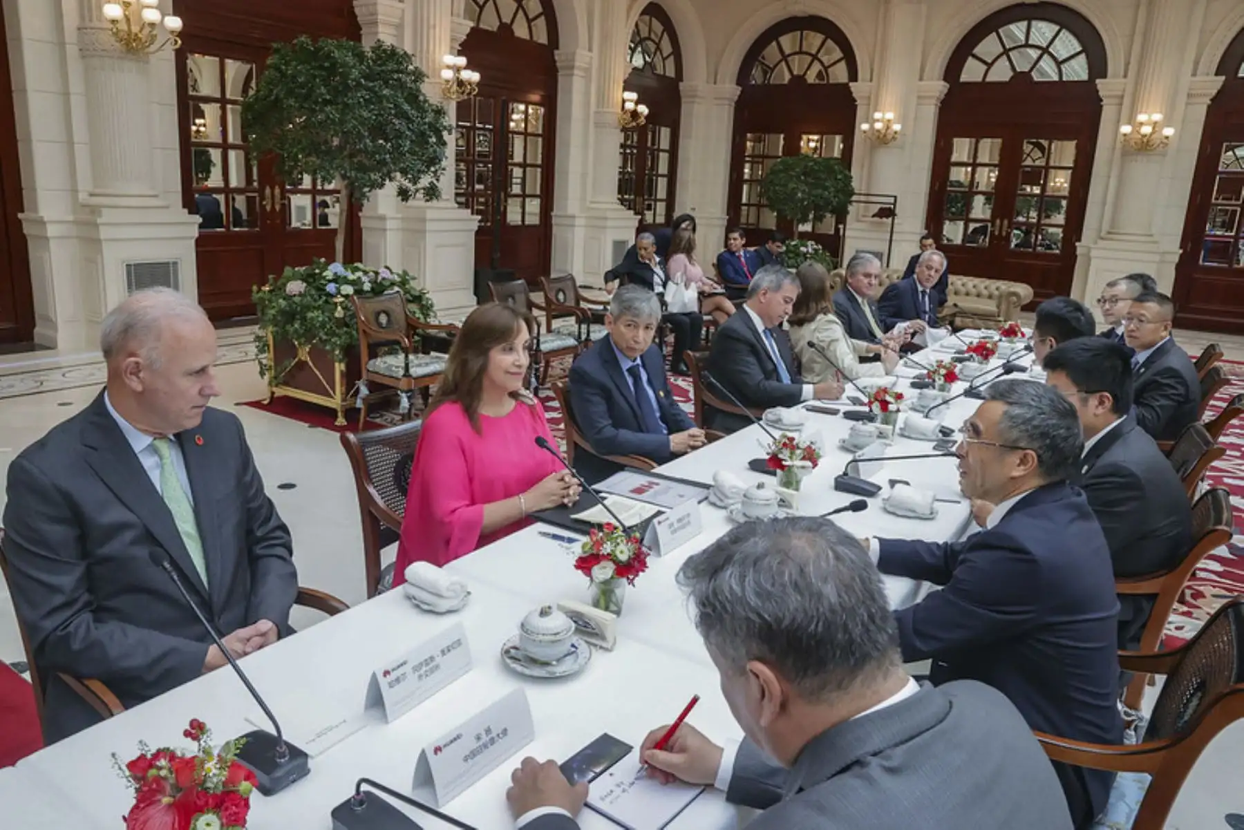 La Presidenta de la República participa en la firma de convenio con Huawei y lidera reuniones en el marco del Viaje de Estado a China. Foto: ANDINA/ Prensa Presidencia