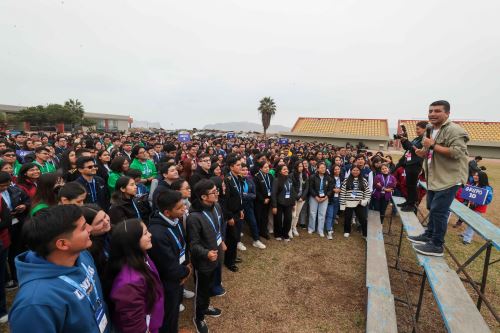Estudiantes de distintas universidades del Perú participan de dinámicas grupales en el marco del CADE Universitario 2024. Foto: ANDINA/Juan Carlos Guzmán Negrini
