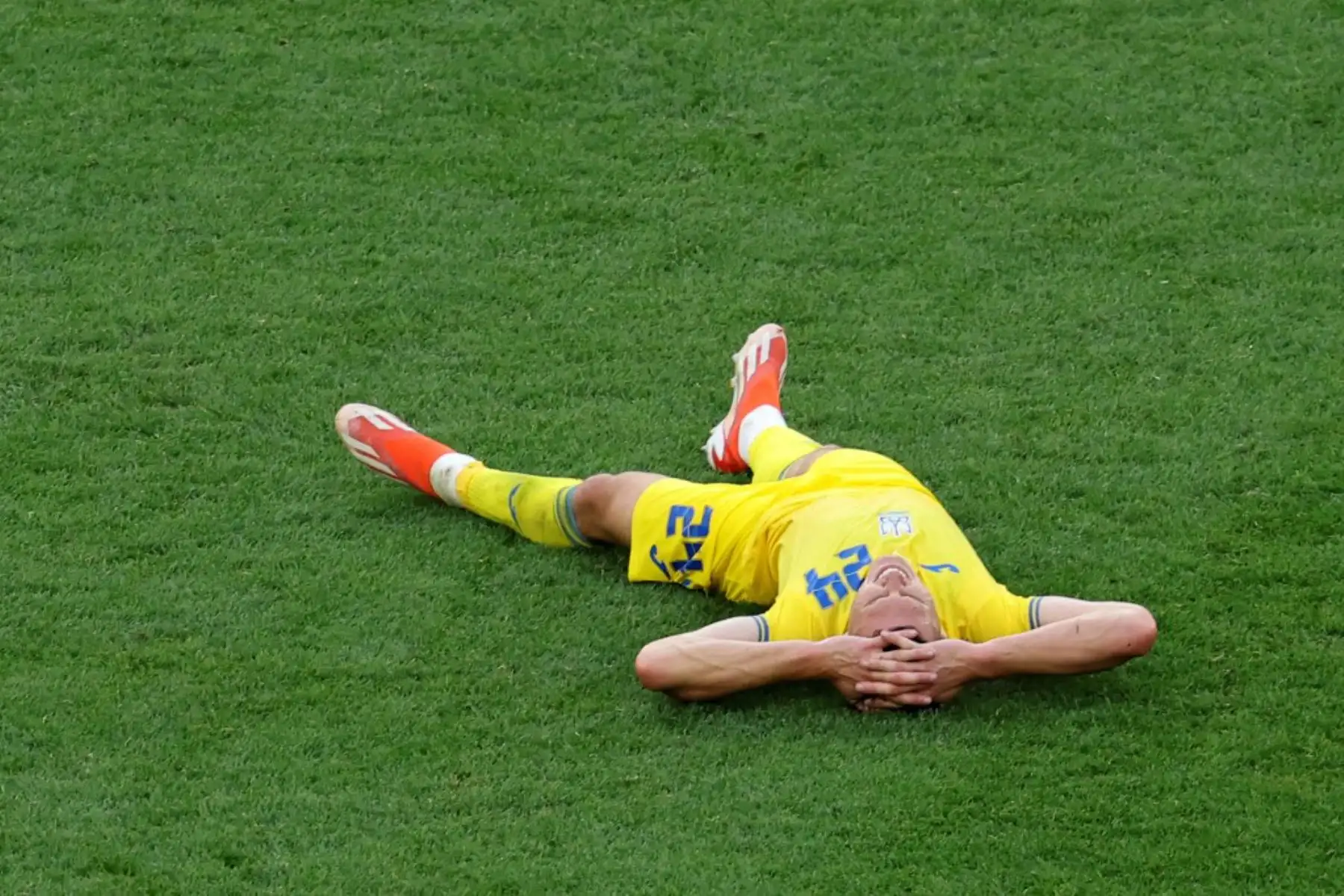 Futbolista ucraniano reacciona al final del partido de fútbol del Grupo E de la UEFA Euro 2024 entre Ucrania y Bélgica en el Stuttgart Arena. Foto: AFP