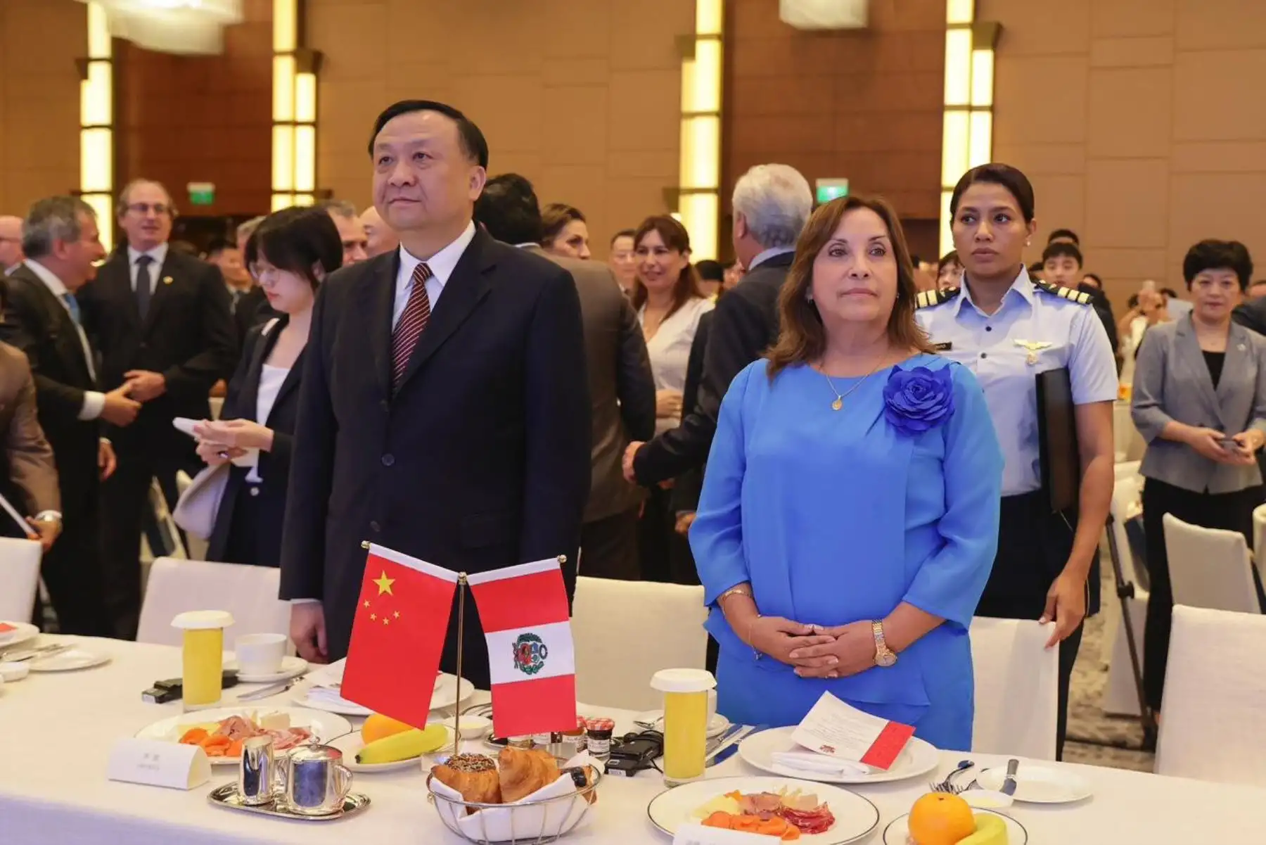 La presidenta de la república, Dina Boluarte Zegarra, participa esta noche en la conferencia magistral "Oportunidades de Inversión de Perú", en el Grand Hyatt Shanghái.
Foto: ANDINA/Prensa Presidencia