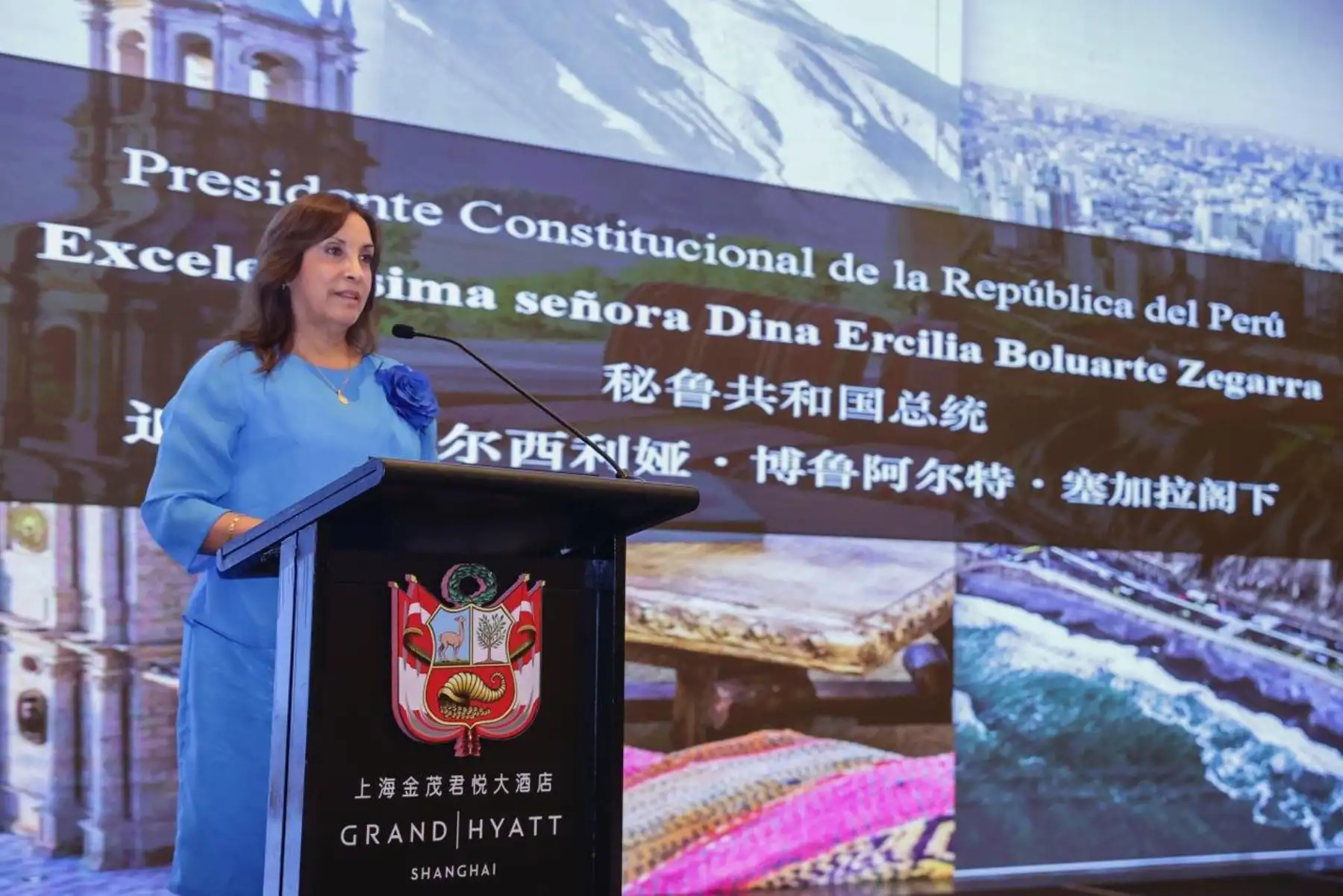 La presidenta de la república, Dina Boluarte Zegarra, participa esta noche en la conferencia magistral "Oportunidades de Inversión de Perú", en el Grand Hyatt Shanghái.
Foto: ANDINA/Prensa Presidencia