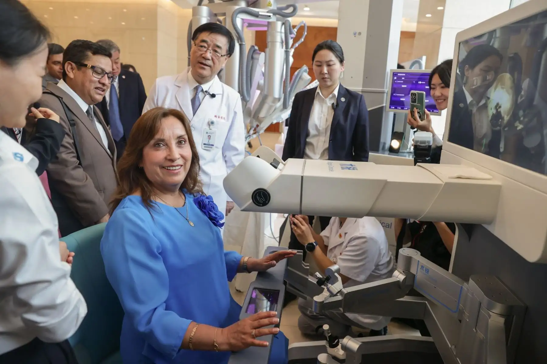 La presidenta Dina Boluarte visitó el Centro de Innovación de Medicina Digital de Shanghái. Foto: ANDINA/ Prensa Presidencia