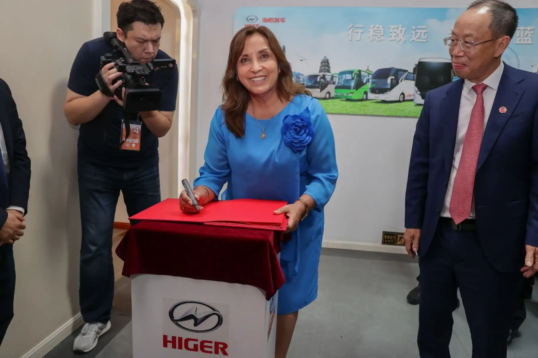 Presidenta de la república visita la empresa Higer junto con la delegación oficial peruana. Foto: ANDINA/ Prensa Presidencia