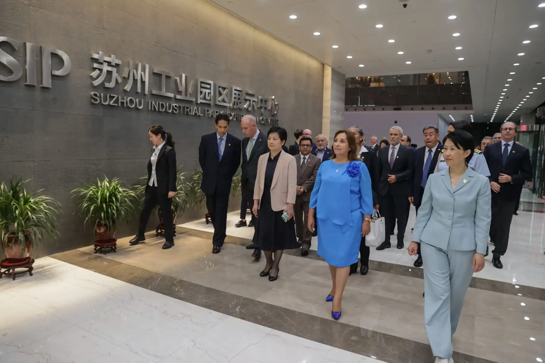 Presidenta de la república visitó el Parque industrial de Suzhóu junto con la delegación oficial peruana. Foto: ANDINA/ Prensa Presidencia