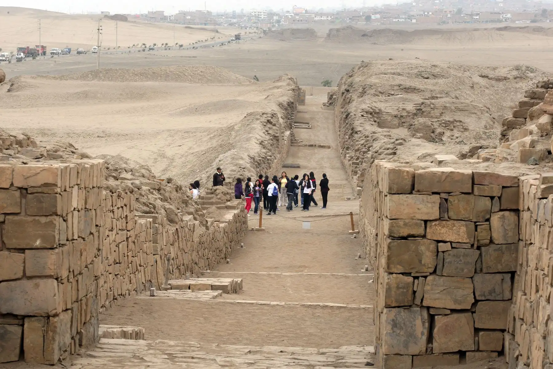 Lima - 10 noviembre 2012 / Camino inca o Qhapaq Ñan en el complejo arqueológico de Pachacamac. Foto: Diario Oficial El Peruano / Juan Carlos Guzmán