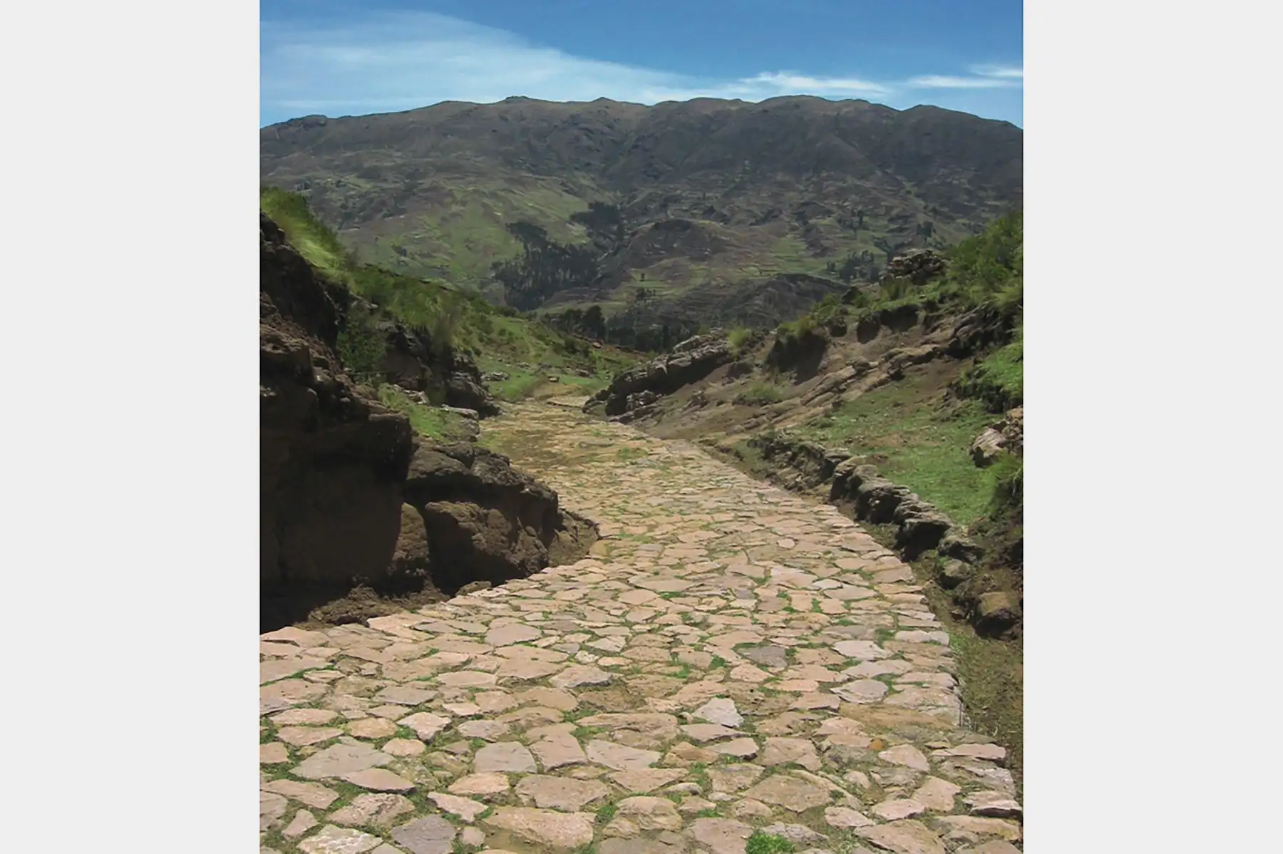 Cusco - 2009 / Vista del camino Inca o Qhapaq Ñan, red vial declarada Patrimonio Mundial por Unesco. Foto: Ministerio de Cultura.