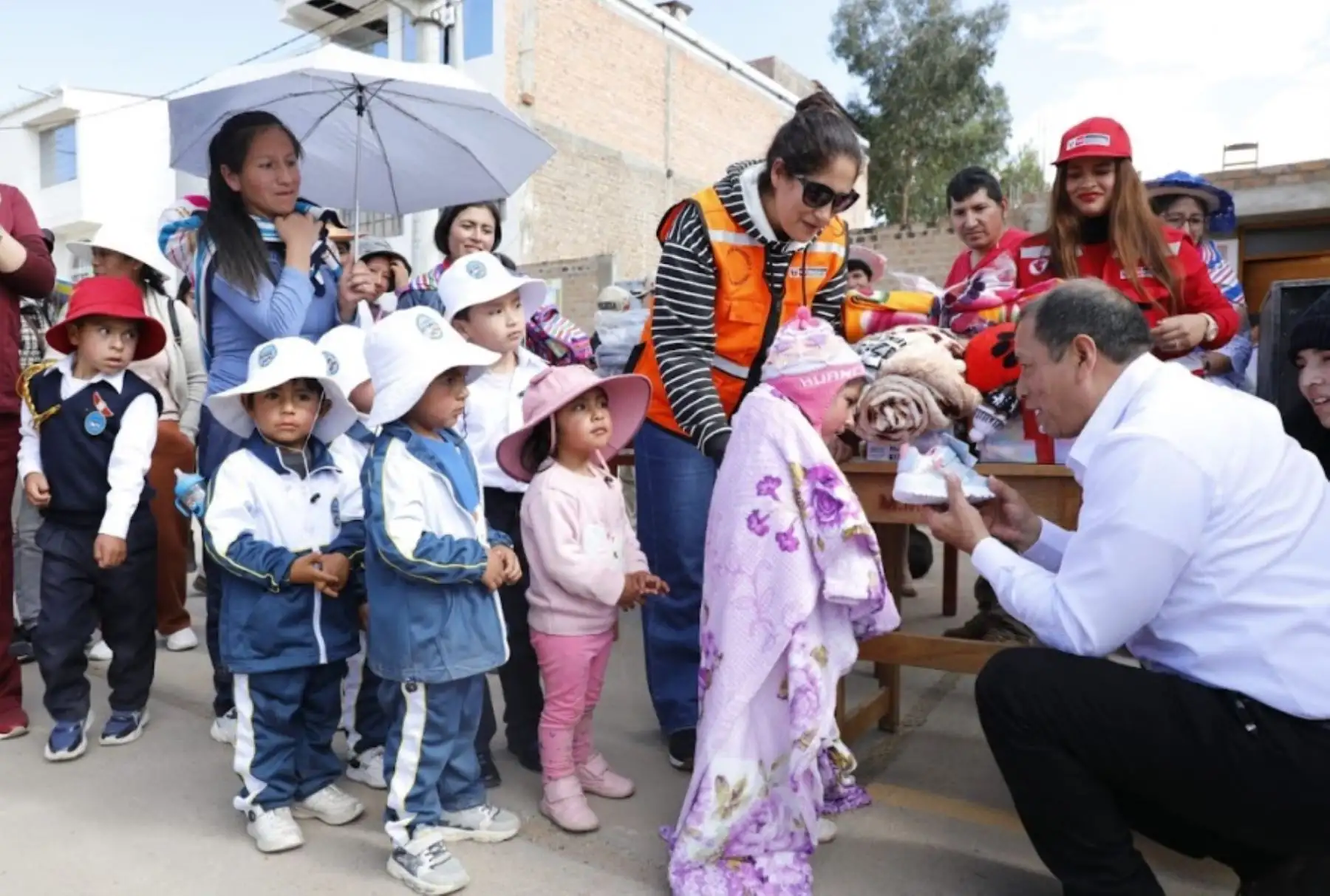 Mañana el ministro Maurate continuará su visita a la región Junín, reafirmando el compromiso del Gobierno con las zonas afectadas por las bajas temperaturas.