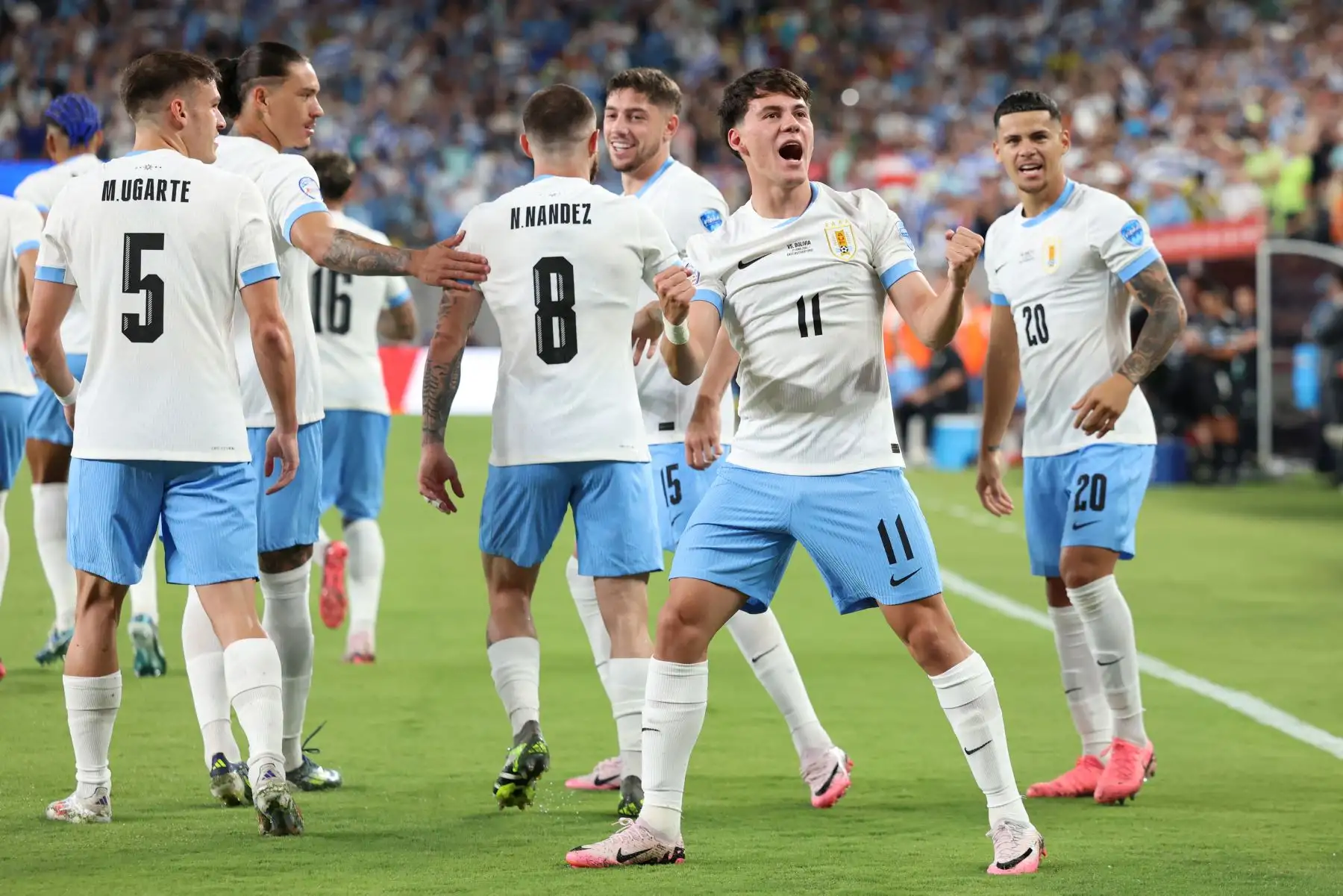 El delantero uruguayo Facundo Pellistri celebra después de anotar el primer gol de su equipo durante el partido de fútbol del grupo C del torneo Copa América Conmebol 2024 entre Uruguay y Bolivia. Foto: ANDINA/ AFP