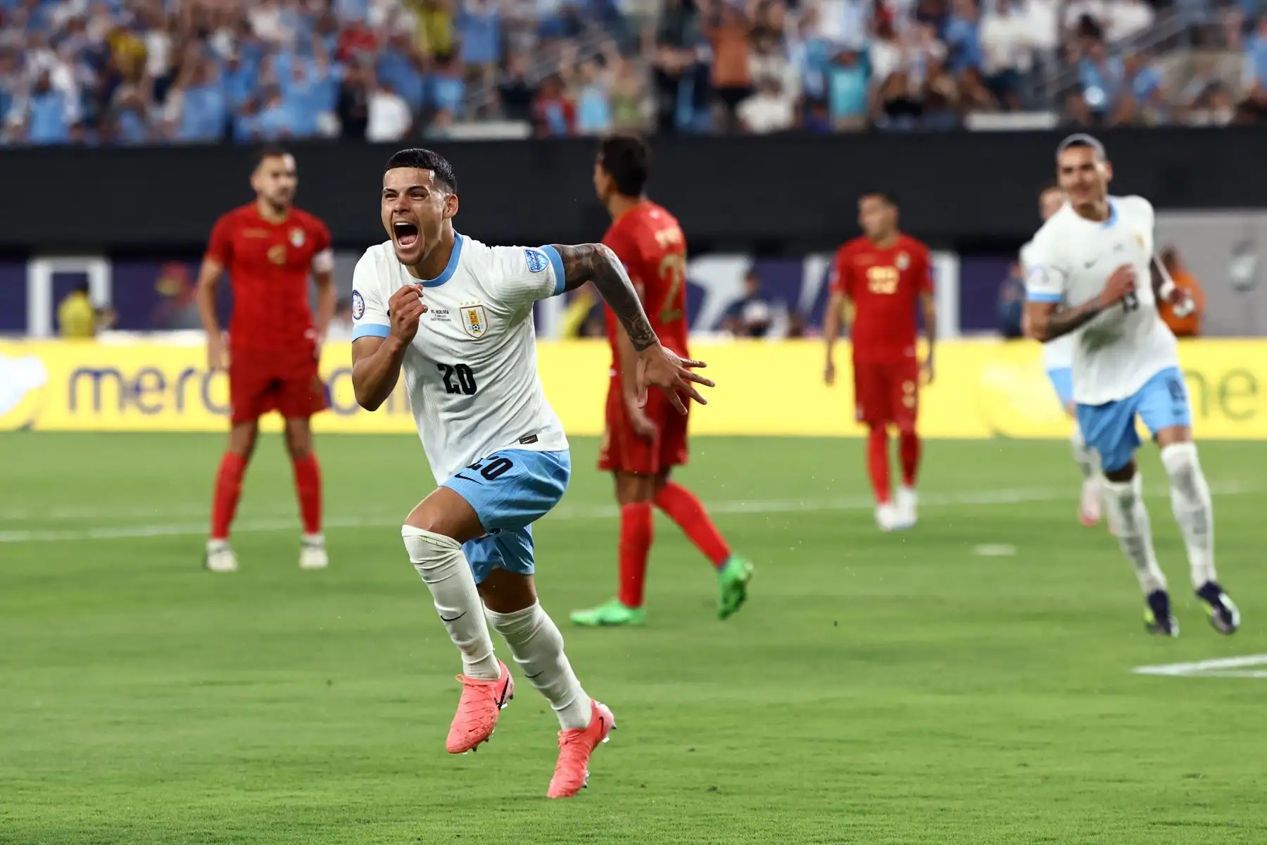 Maximiliano Araujo de Uruguay celebra luego de anotar el tercer gol del equipo durante el partido del Grupo C de la CONMEBOL Copa América 2024 entre Uruguay y Bolivia. Foto: ANDINA/ AFP