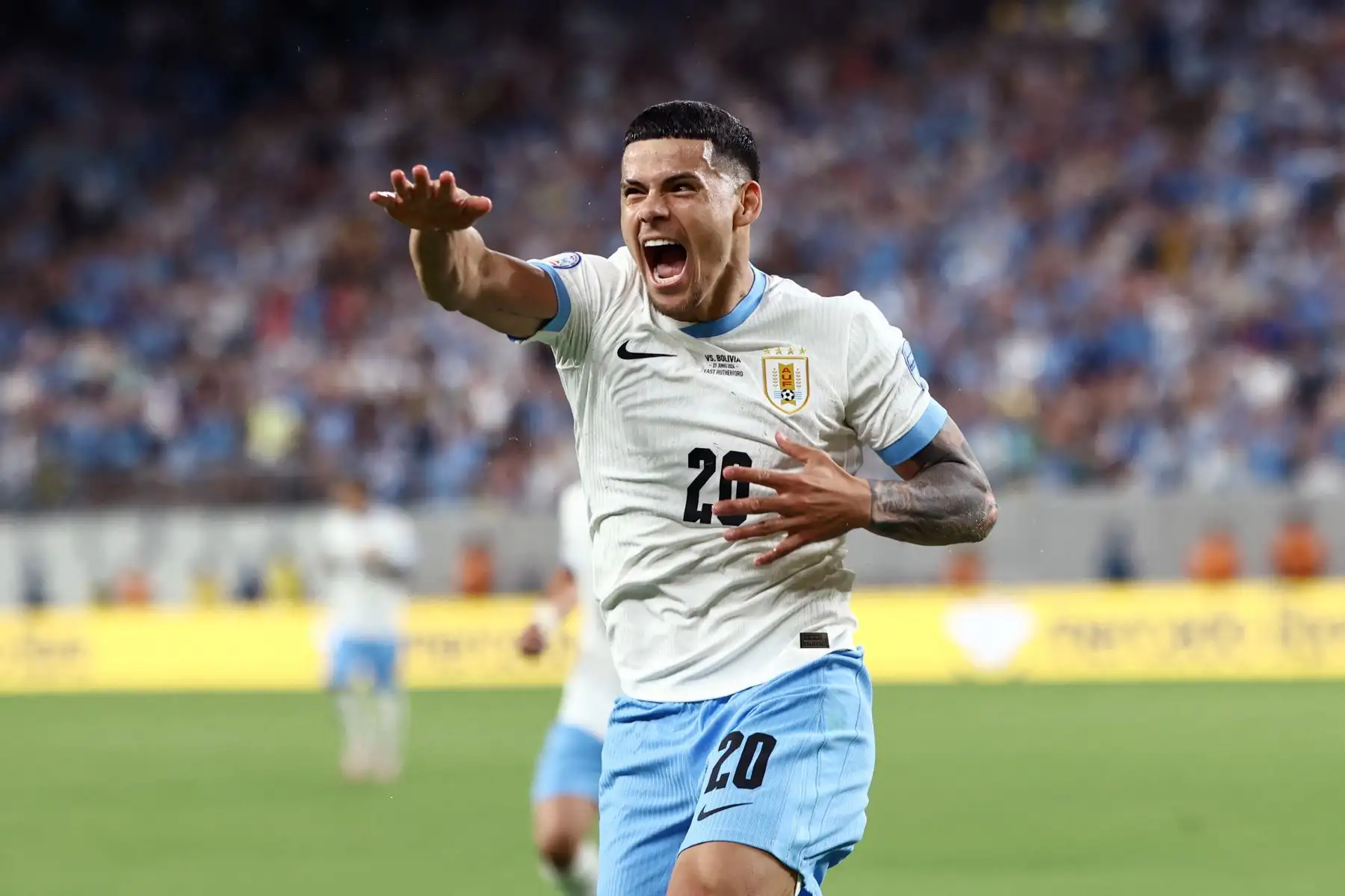 Maximiliano Araujo de Uruguay celebra luego de anotar el tercer gol del equipo durante el partido del Grupo C de la CONMEBOL Copa América 2024 entre Uruguay y Bolivia. Foto: ANDINA/ AFP